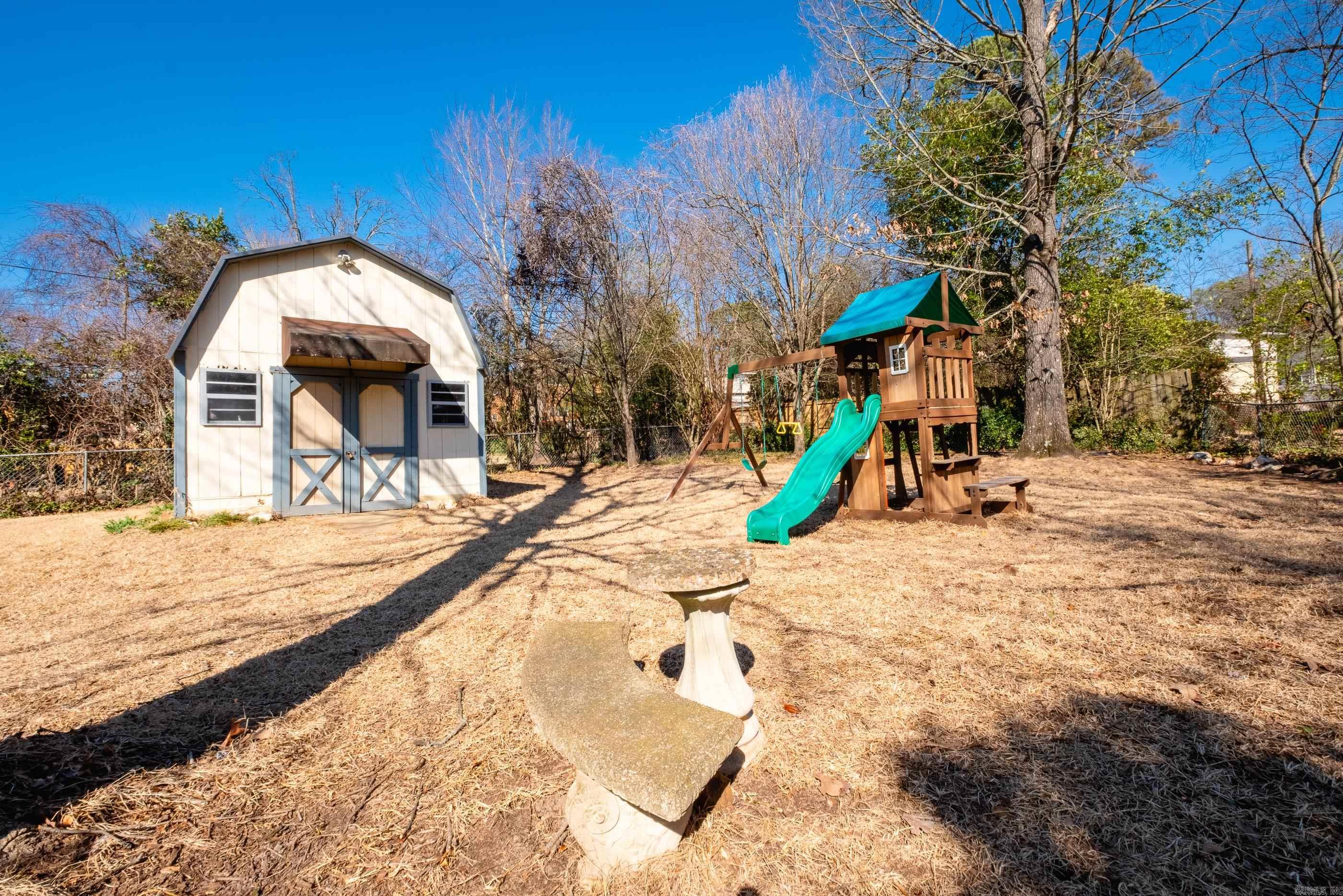 Meeks Manor - Residential