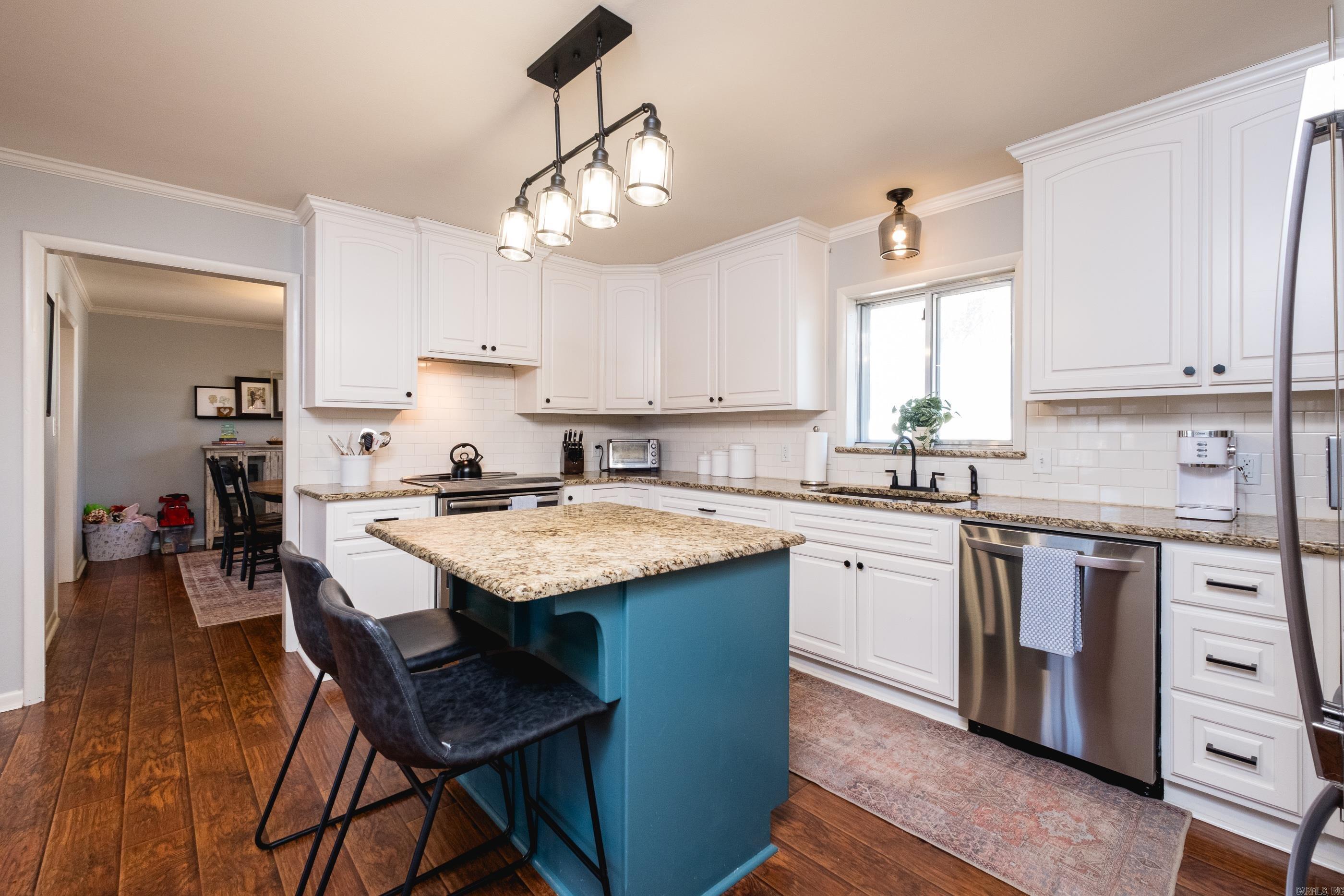 Meeks Manor - Residential