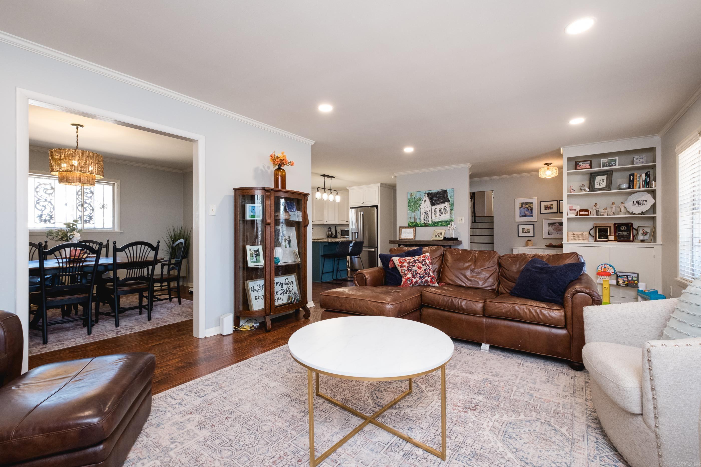 Meeks Manor - Residential