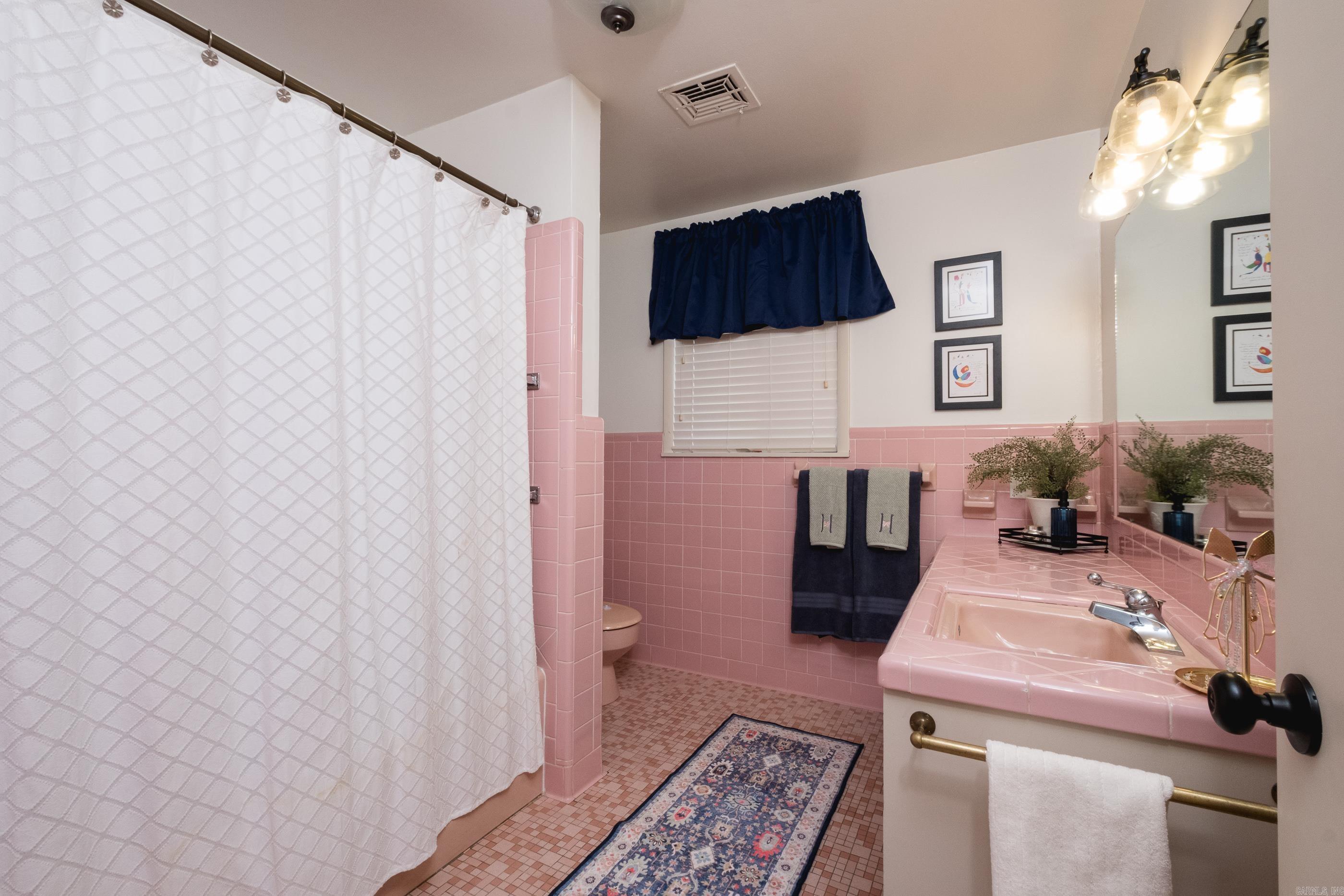 Meeks Manor - Residential