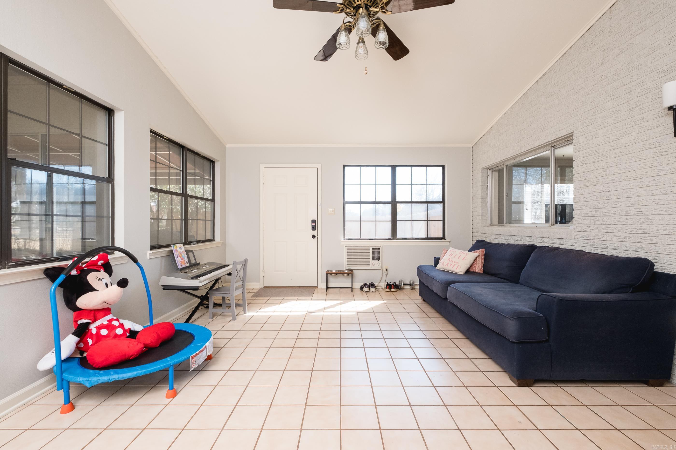 Meeks Manor - Residential