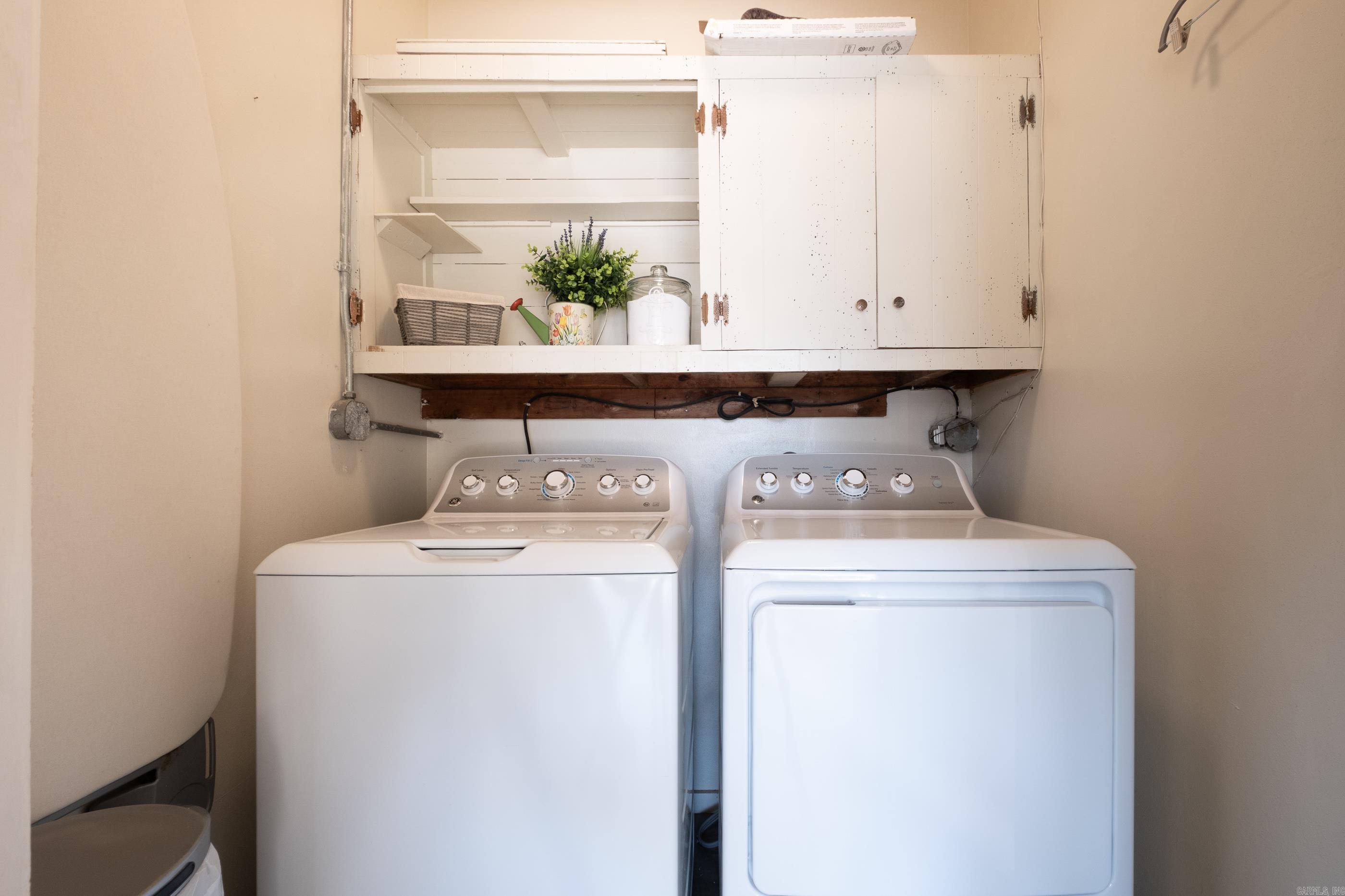 Meeks Manor - Residential