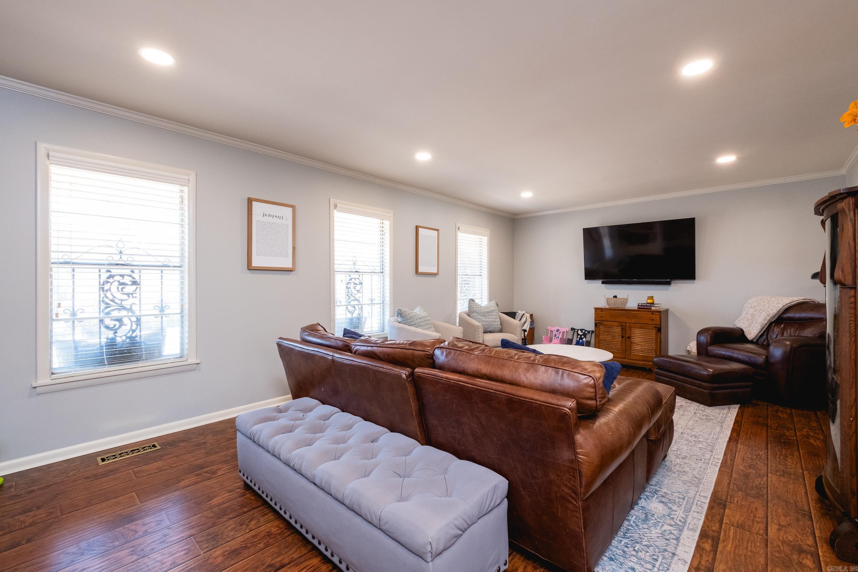 Meeks Manor - Residential