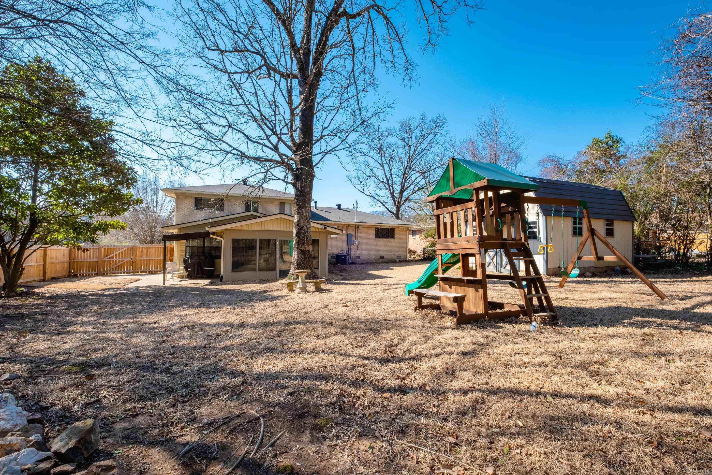 Meeks Manor - Residential