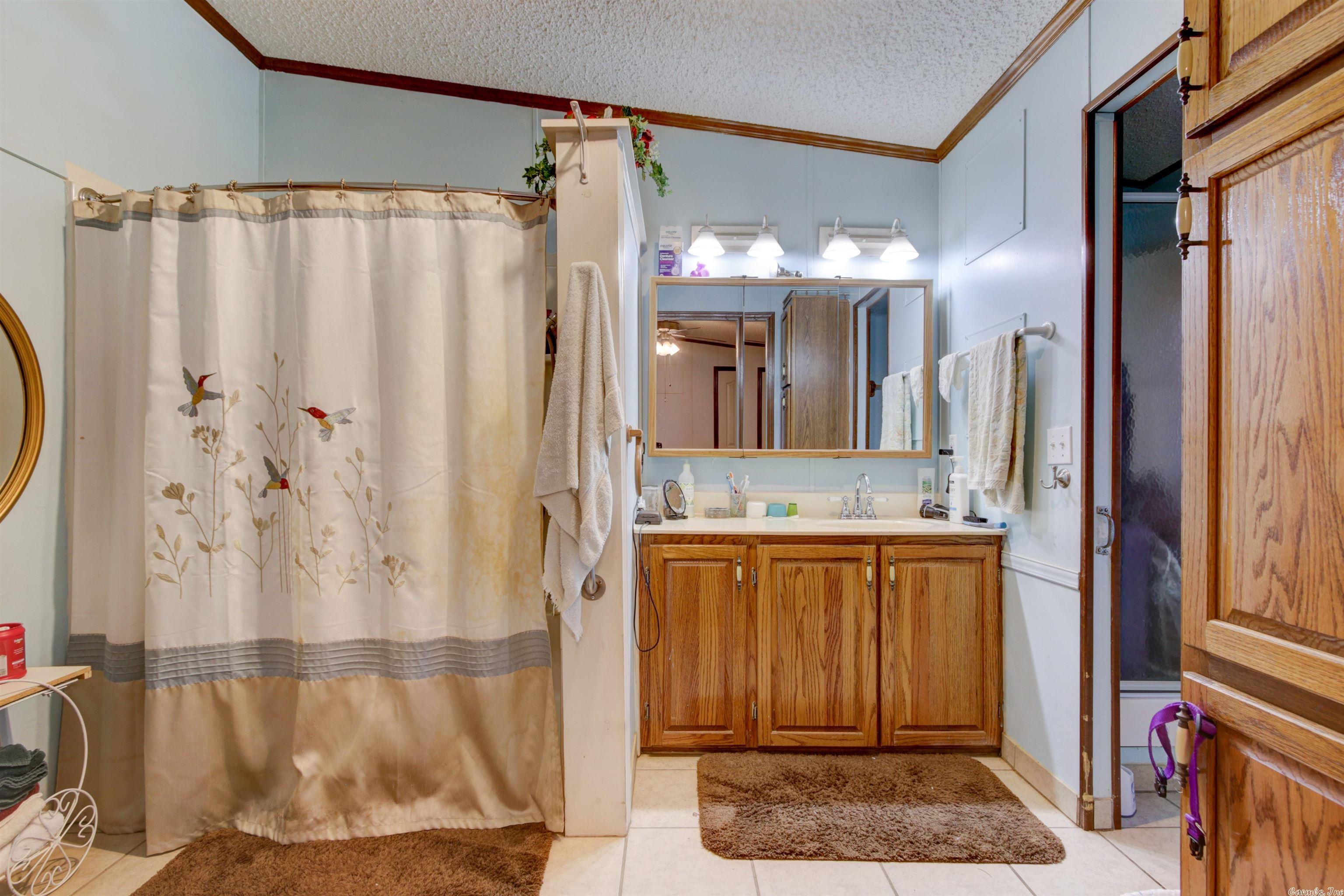 WOODLAND SHORES - Residential