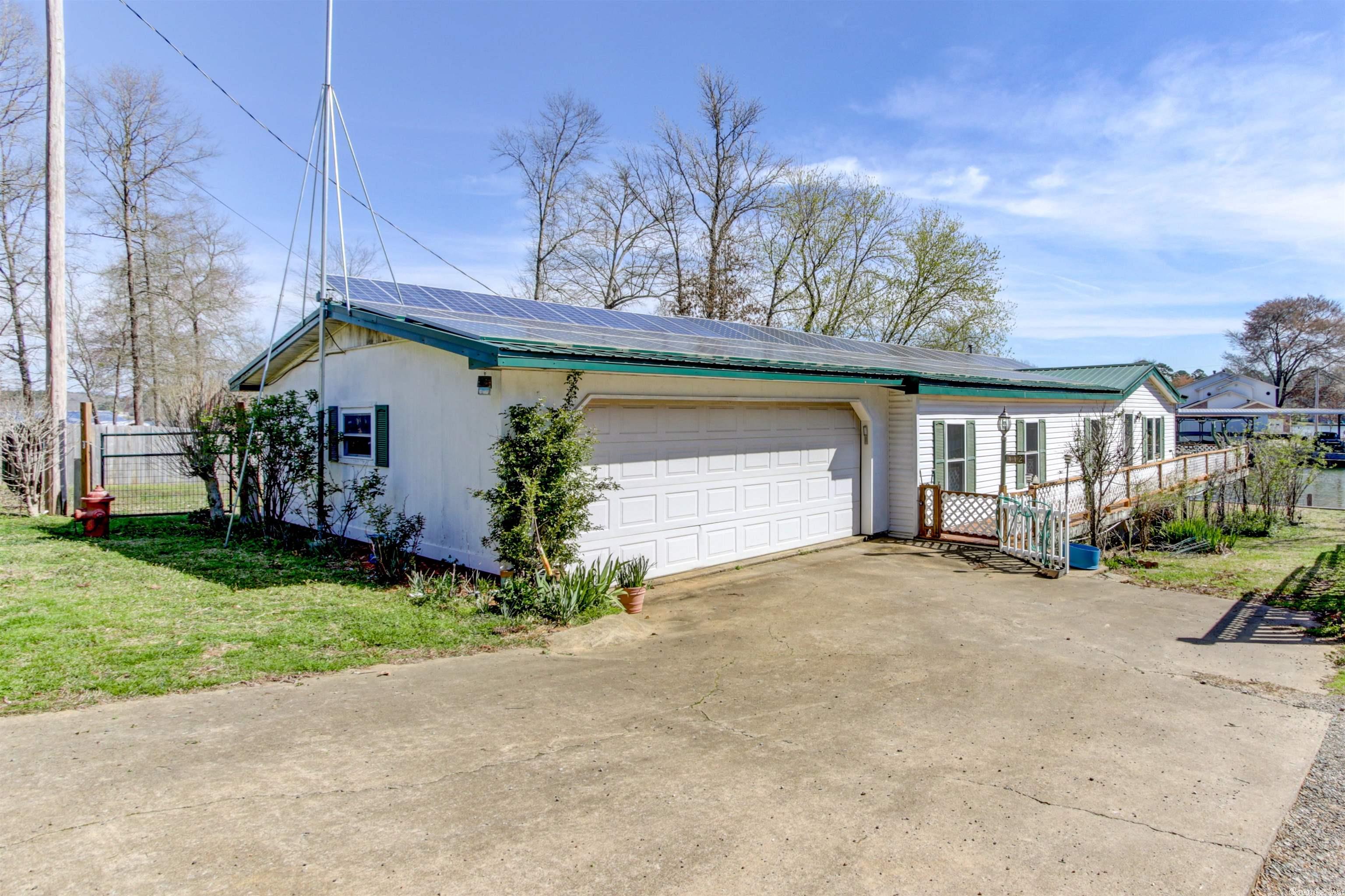 WOODLAND SHORES - Residential