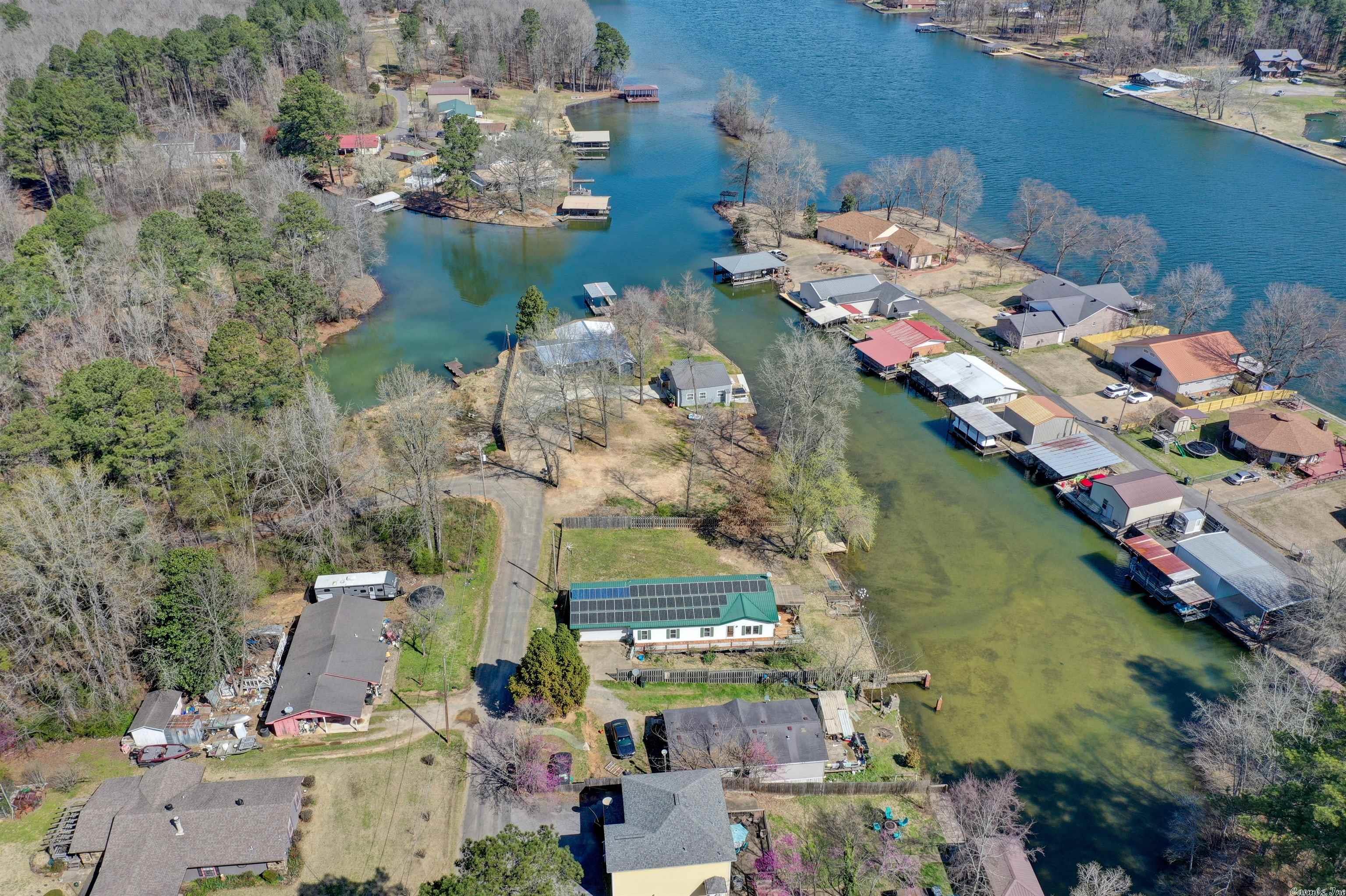 WOODLAND SHORES - Residential