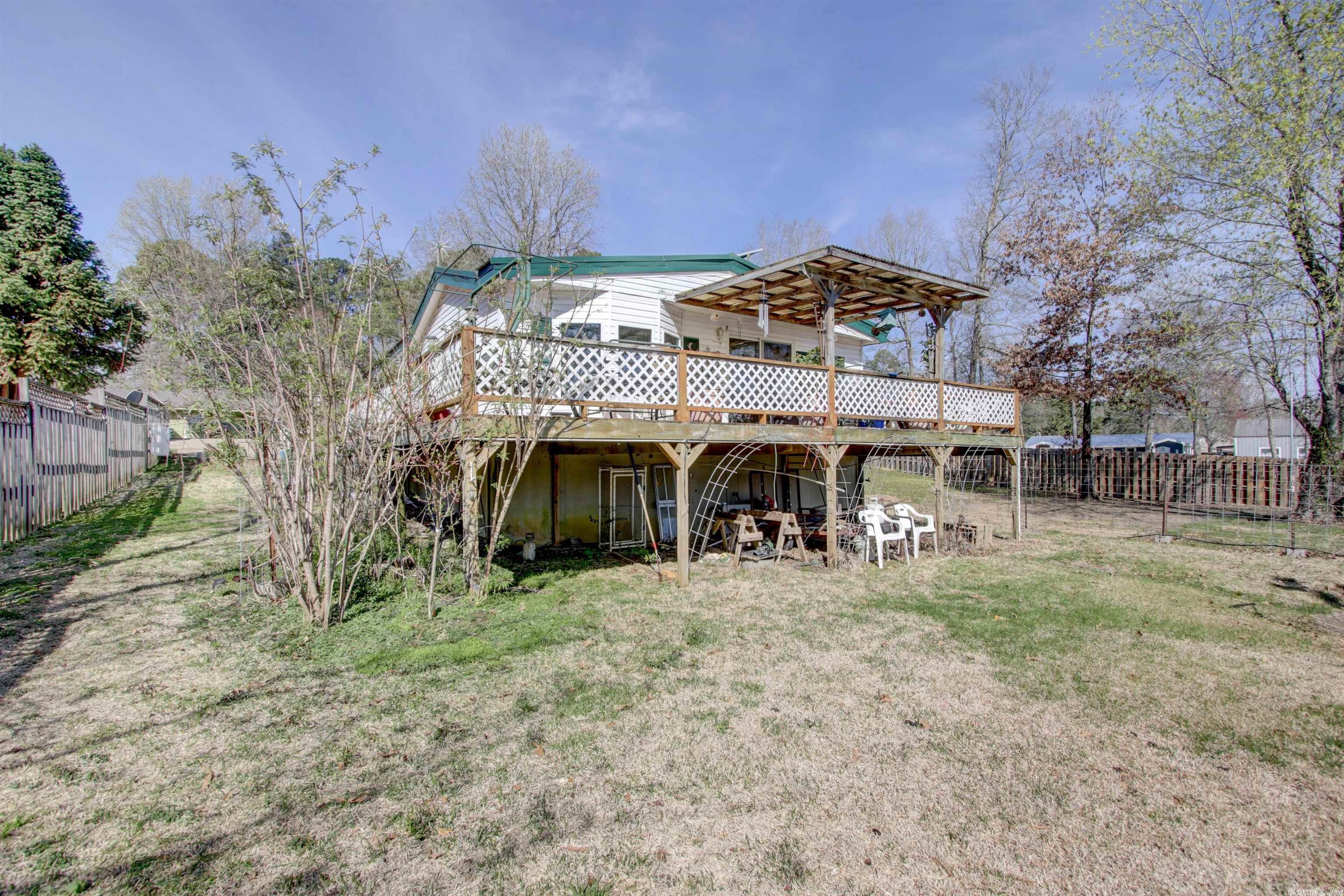 WOODLAND SHORES - Residential