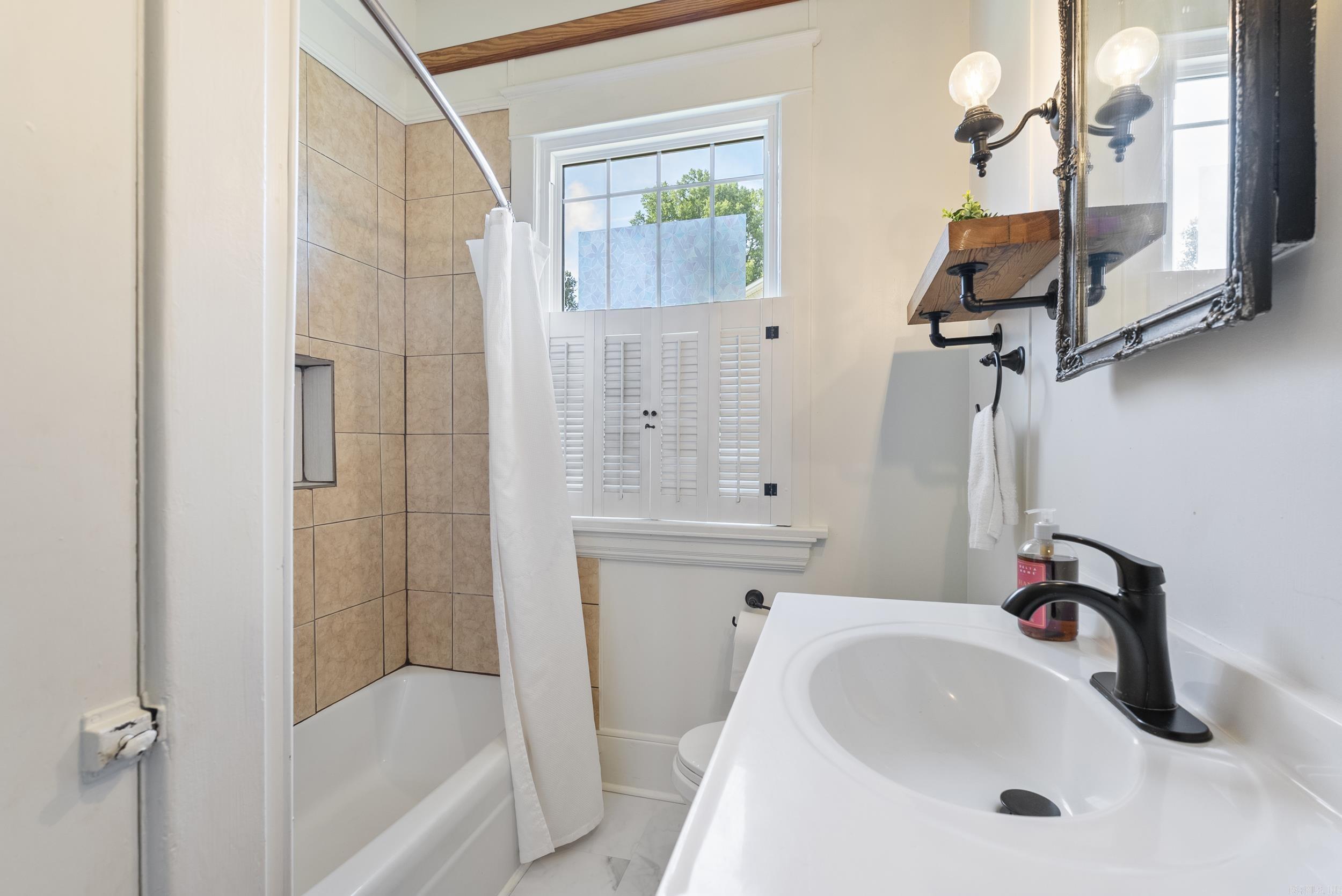 ORIGINAL TOWN OF MORRILTON - Residential