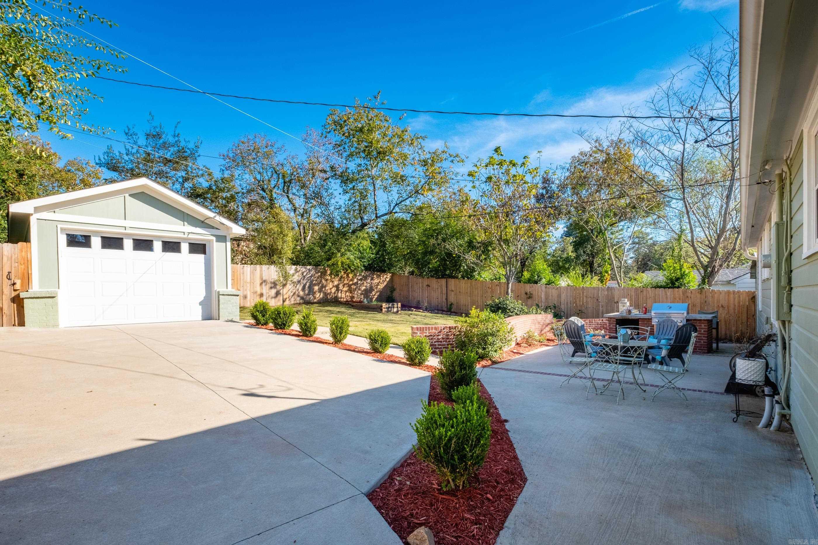 KINGWOOD PLACE - Residential