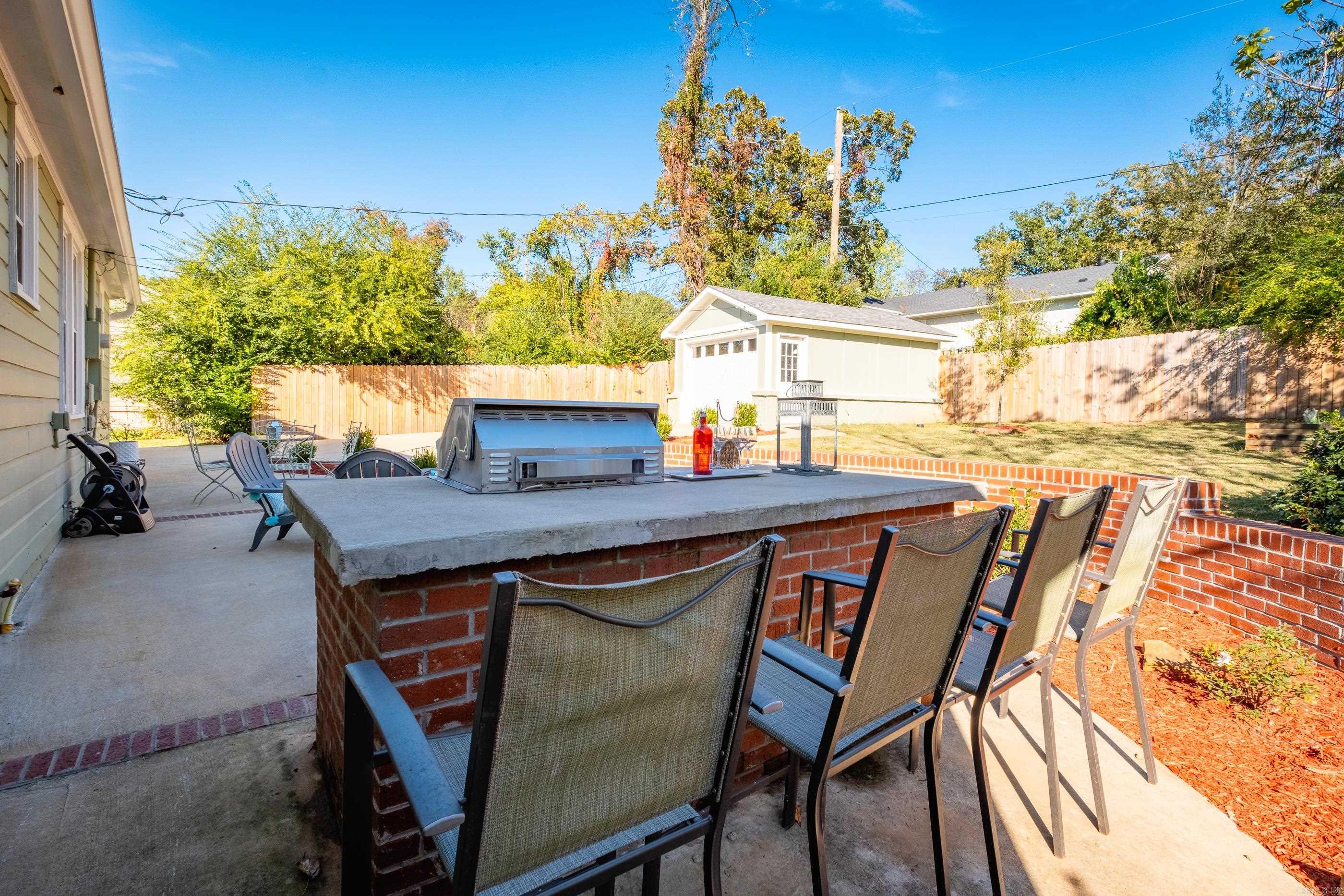 KINGWOOD PLACE - Residential