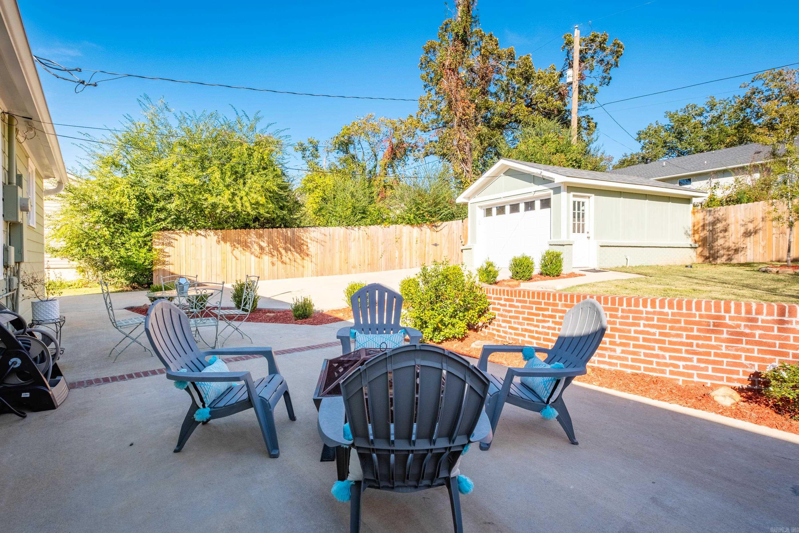 KINGWOOD PLACE - Residential