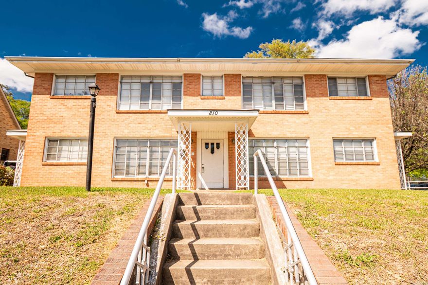 Don’t miss this excellent income-producing opportunity at 810 W. Oak! This multi-unit property features a total of 6 apartments, including four 2-bedroom, 1-bath units and two 1-bedroom, 1-bath units, offering strong rental potential and diverse tenant appeal.  A rare bonus—this sale also includes an extra lot, opening the door for future development, expansion, or added value opportunities.  Whether you’re looking to expand your investment portfolio or step into multi-family ownership, this property offers multiple income streams, growth potential, and long-term value.