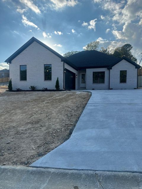 Photo of 3028 Sue St, Benton, AR 72015 (MLS # 25042555)