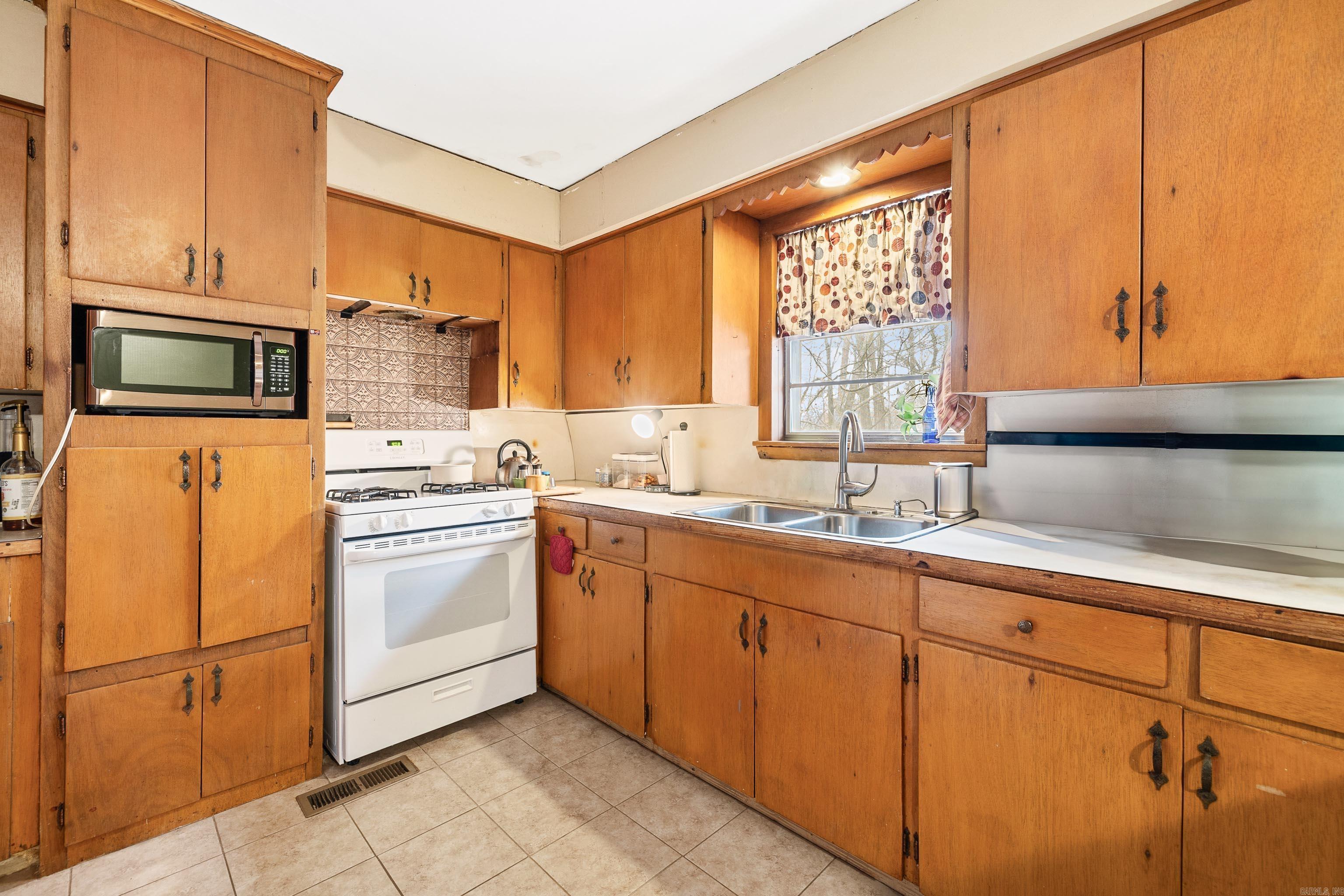 SOUTHERN HILLS - Residential