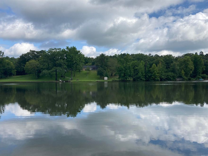 Rare opportunity to build your dream home or weekend getaway on this quiet, wooded lot with Lake?Catherine access. Thick hardwood canopy provides serene privacy and shade. Located in a peaceful, well-established lakeside neighborhood just minutes from recreational amenities and downtown Hot?Springs.