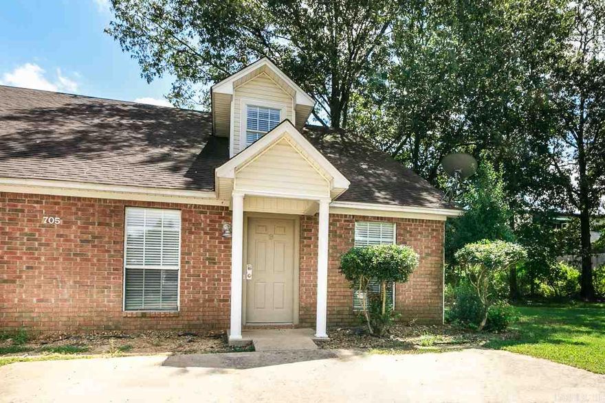 Completely renovated Duplex, 3 bedroom, 2 full bath, all new paint, flooring, fixtures, all new appliances, counters, backsplash etc.  Available to view today!  close to community center and schools, 2 parking pads a plus!  Upstairs has a great loft area for office/play room/tv area.  Easy to show call anytime for an appt to see.