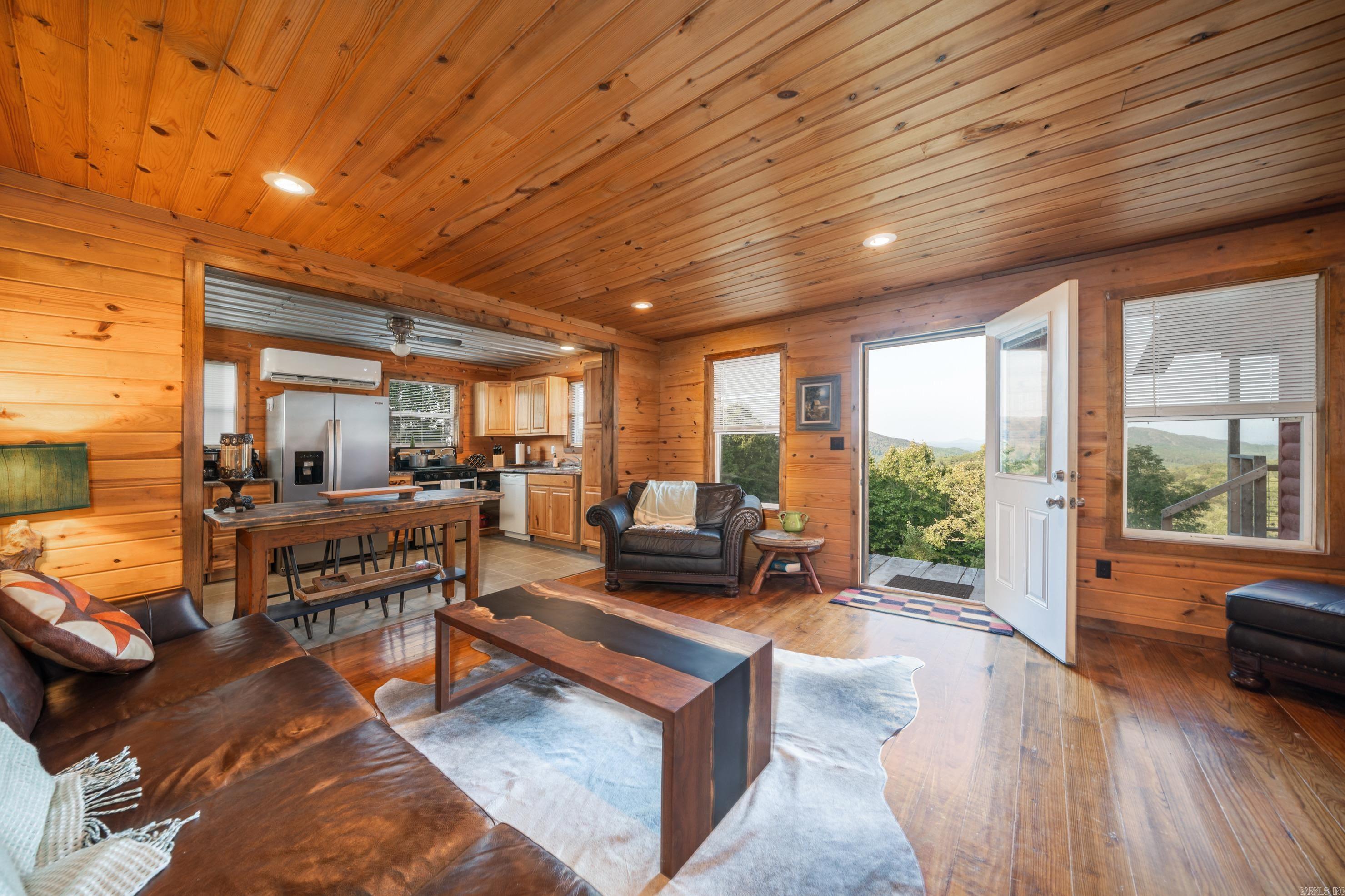 CAMILLA SPRINGS - Residential