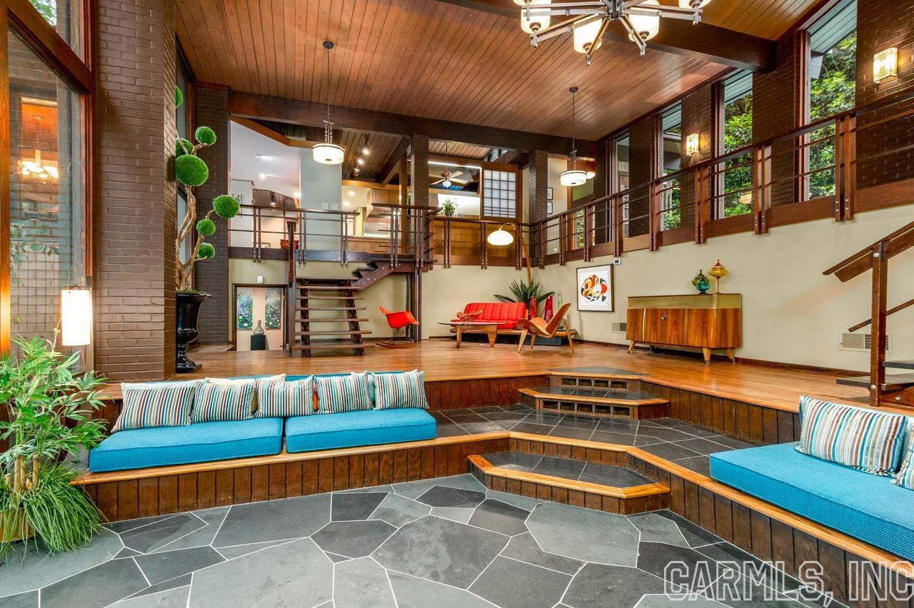 RIVER RIDGE - Residential