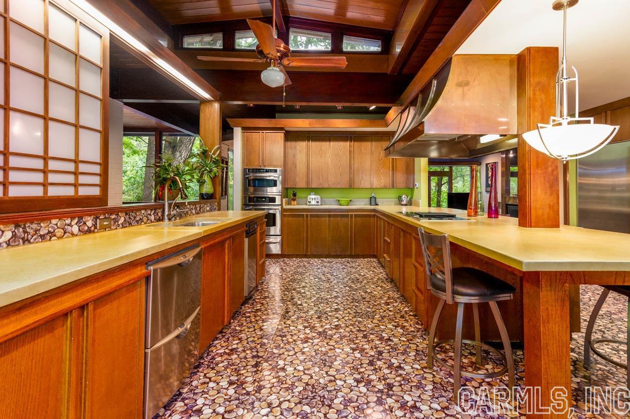 RIVER RIDGE - Residential