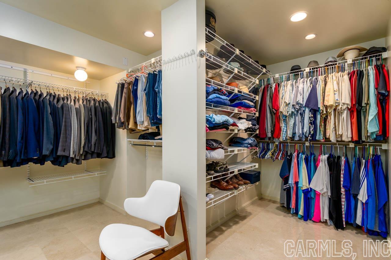 RIVER RIDGE - Residential