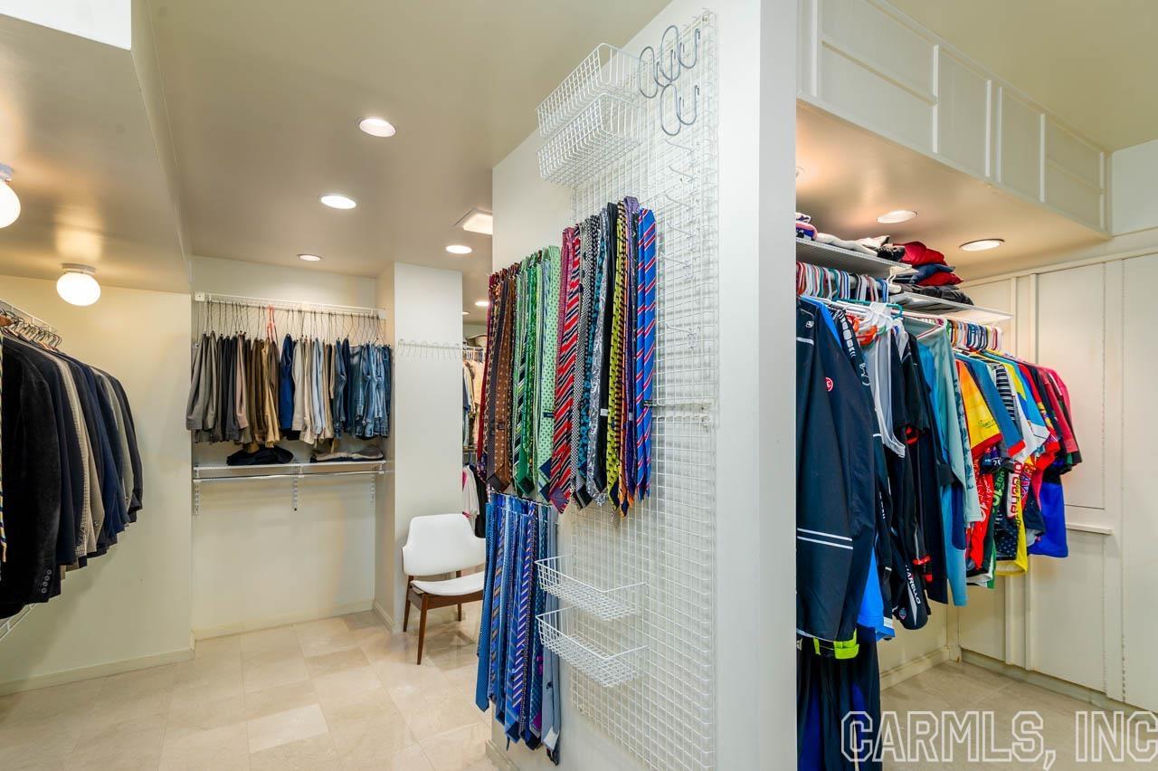 RIVER RIDGE - Residential