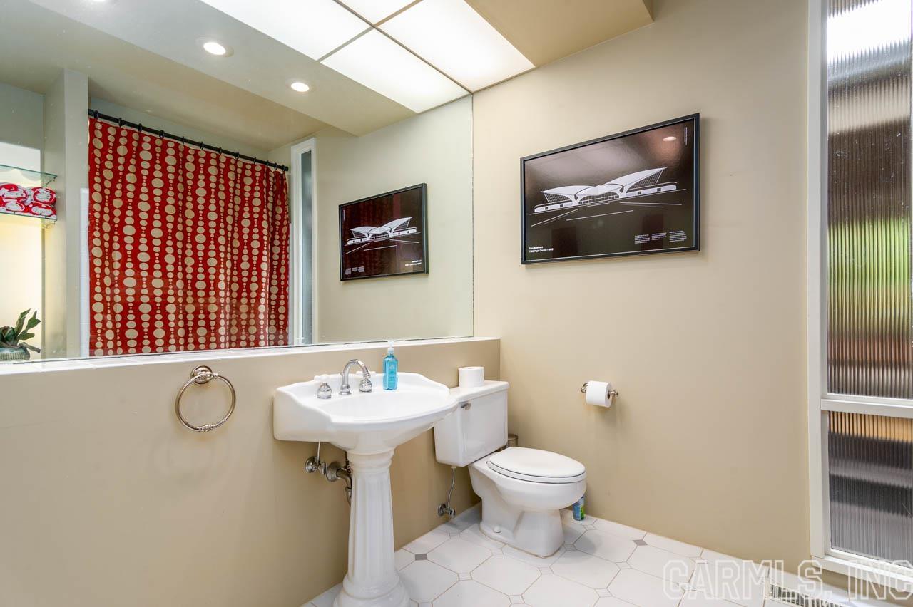 RIVER RIDGE - Residential