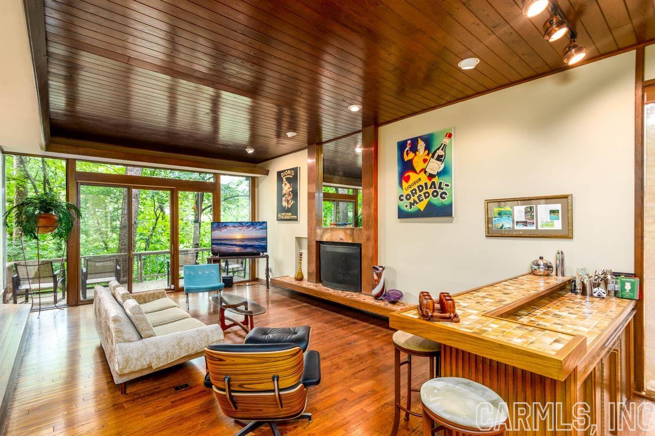 RIVER RIDGE - Residential