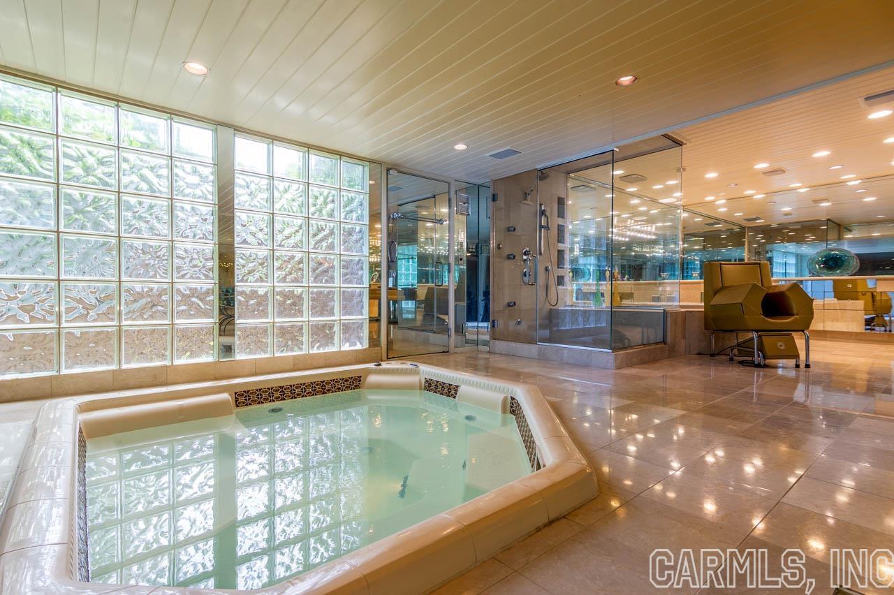 RIVER RIDGE - Residential