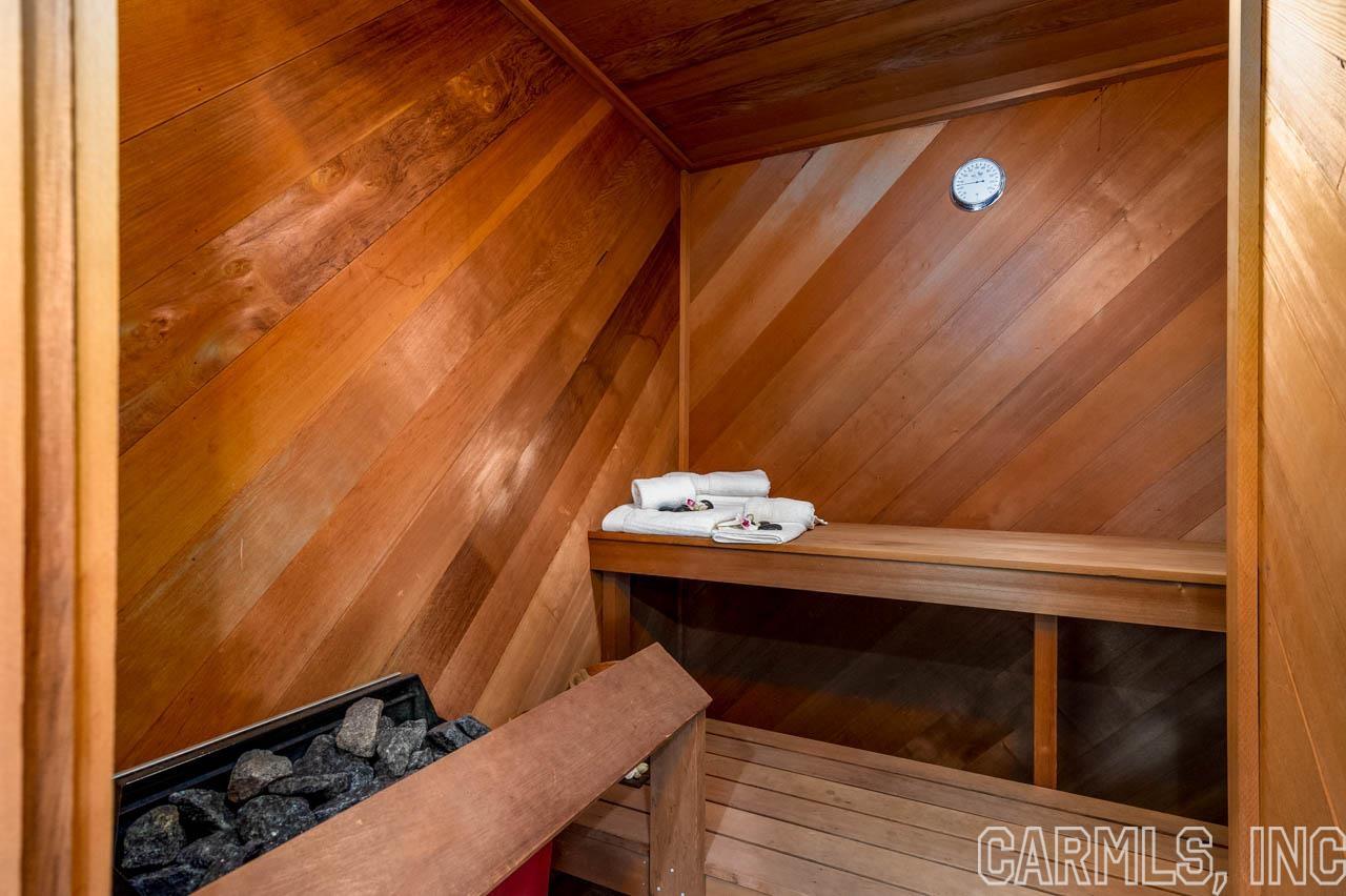 RIVER RIDGE - Residential