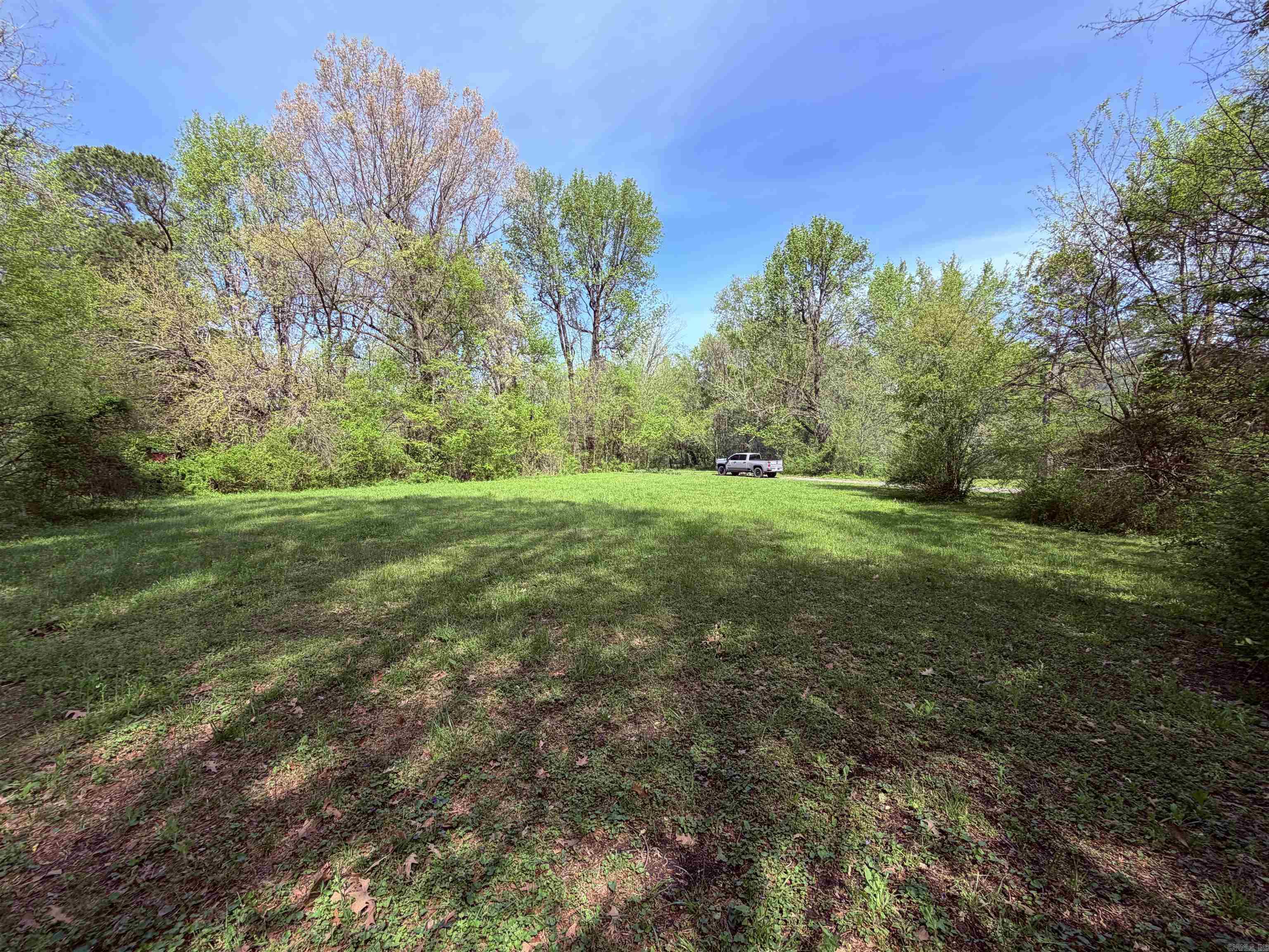 M&B PIGGOTT 2-20-8 - Land