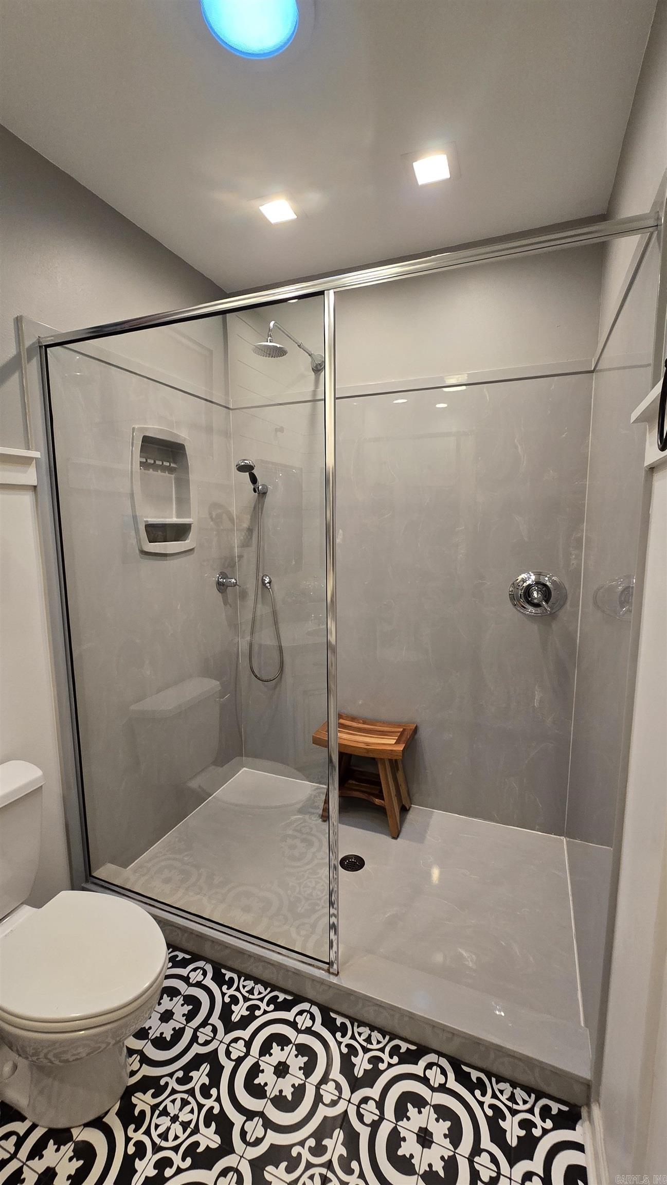 MOUNTAIN AIRE EAST LAKESIDE - Residential