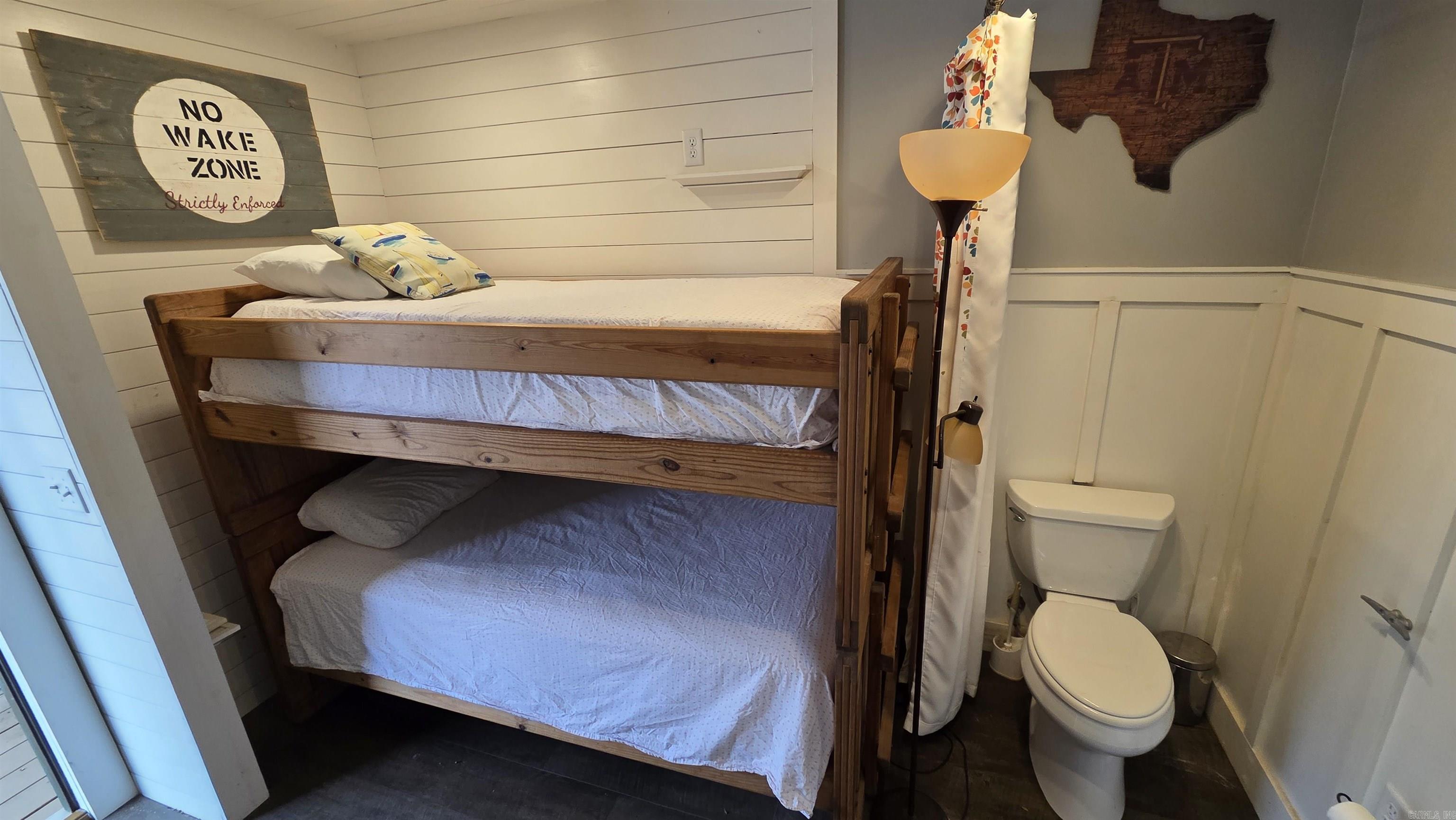 MOUNTAIN AIRE EAST LAKESIDE - Residential