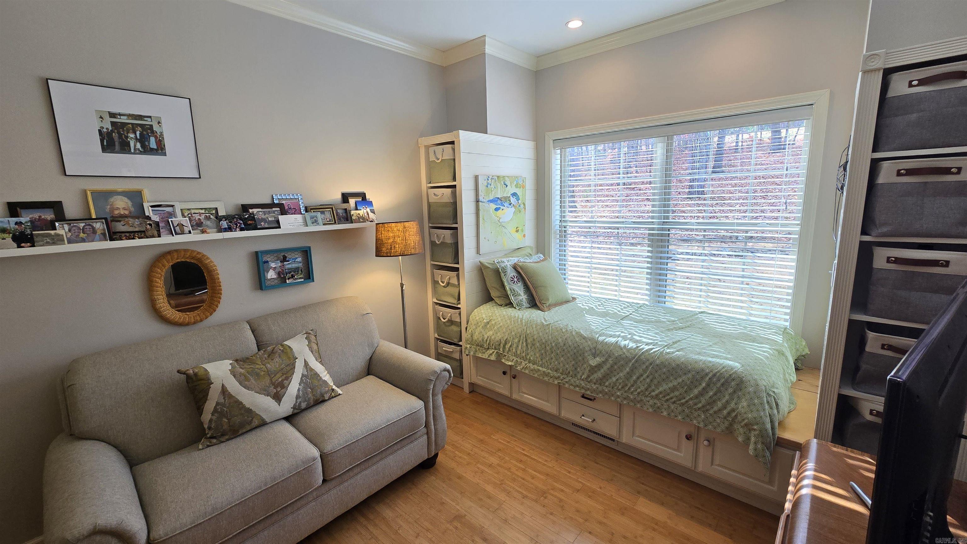 MOUNTAIN AIRE EAST LAKESIDE - Residential