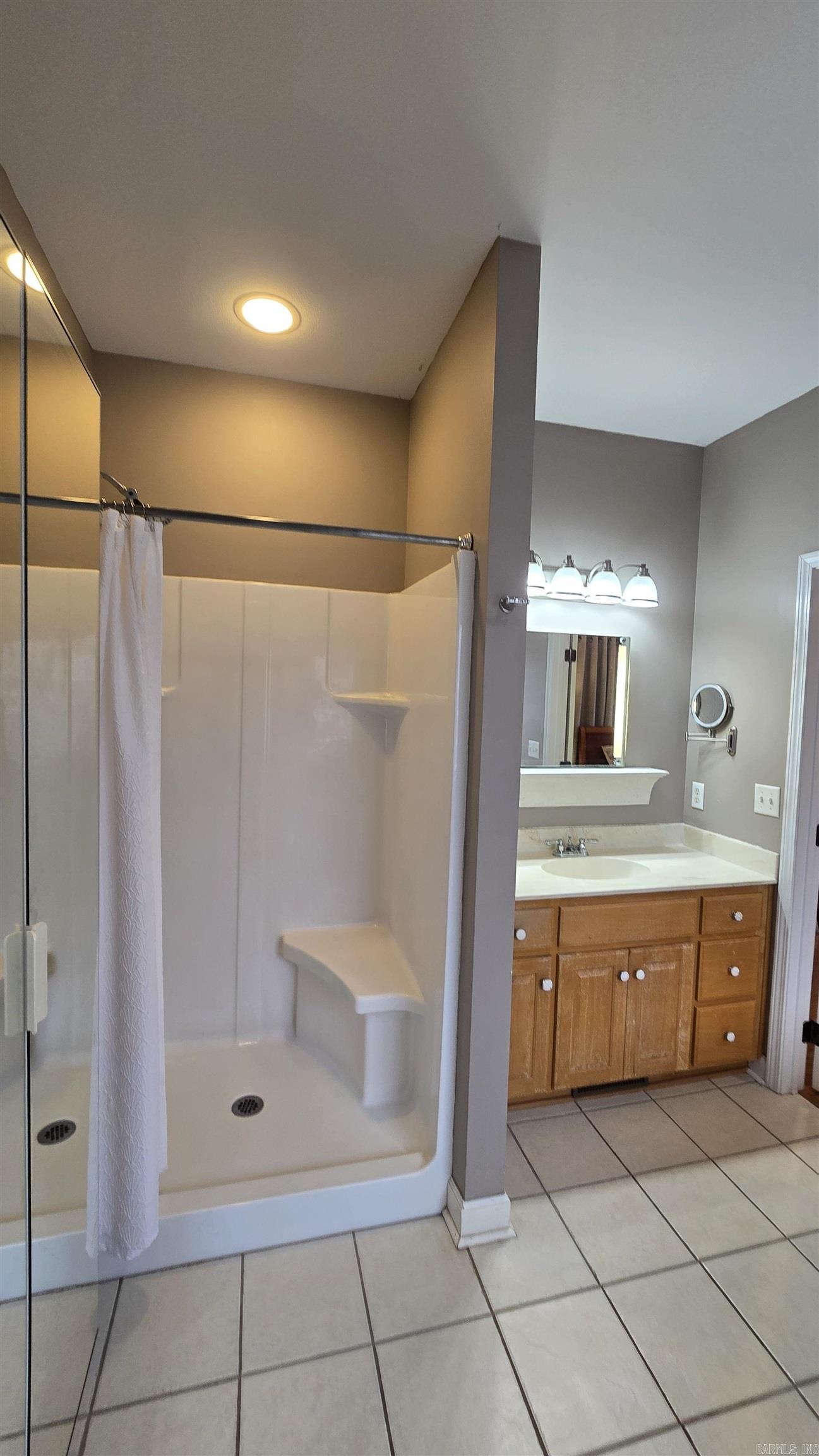 MOUNTAIN AIRE EAST LAKESIDE - Residential