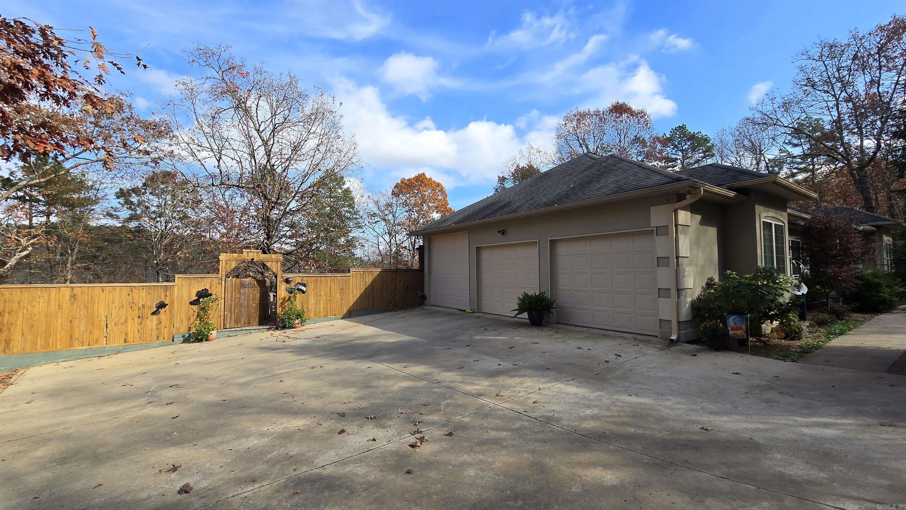 MOUNTAIN AIRE EAST LAKESIDE - Residential