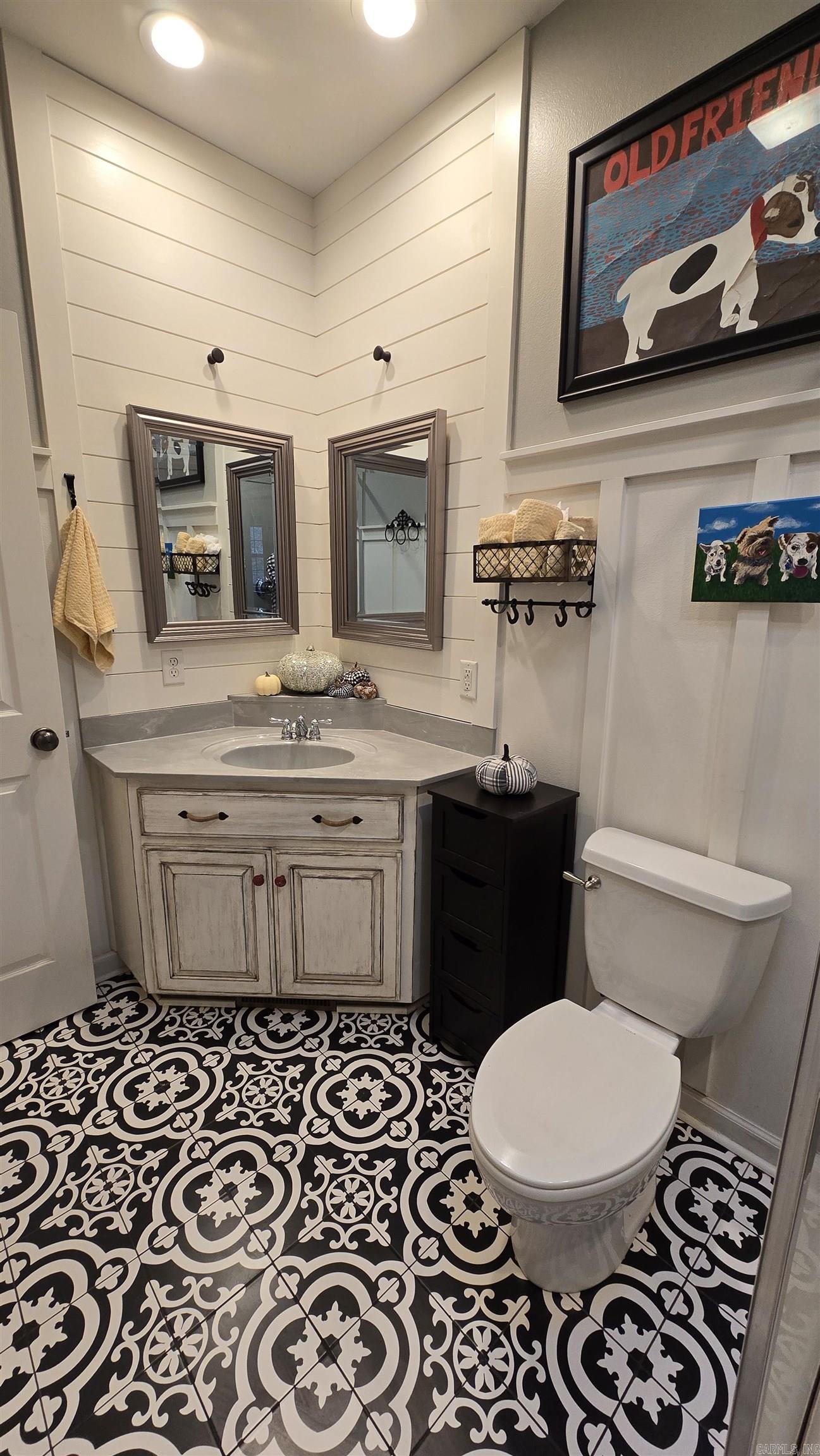 MOUNTAIN AIRE EAST LAKESIDE - Residential