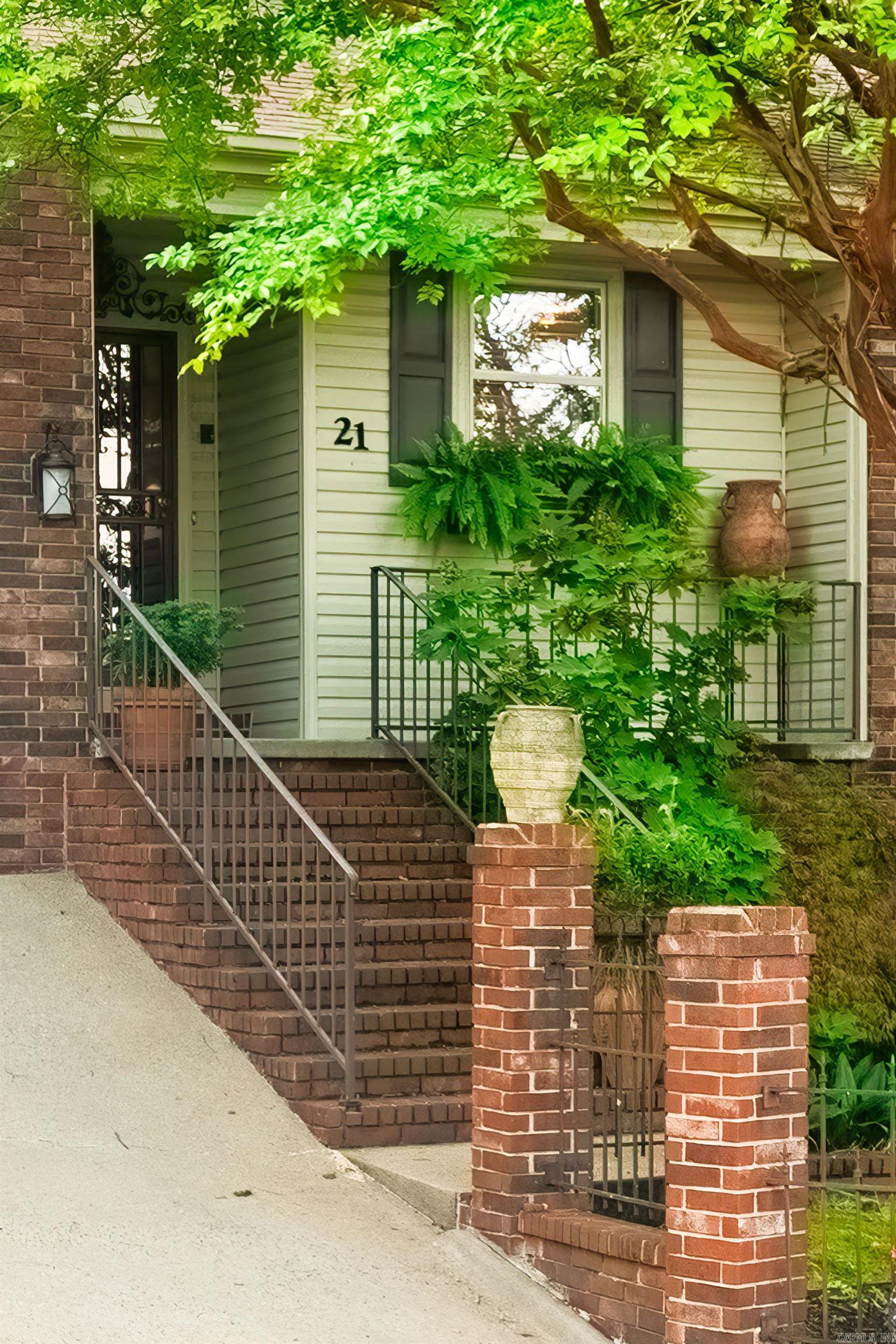 WOODRIDGE TOWNHOMES - Residential