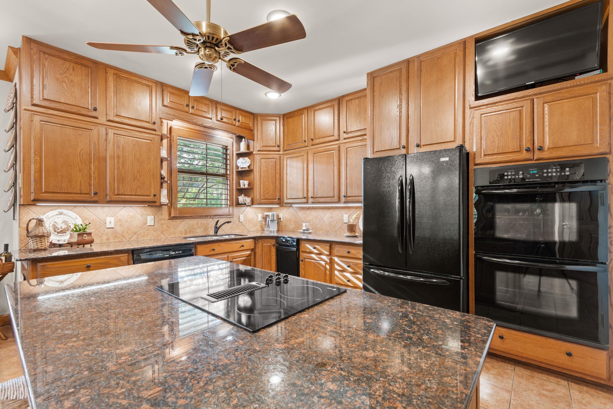 WOODRIDGE TOWNHOMES - Residential