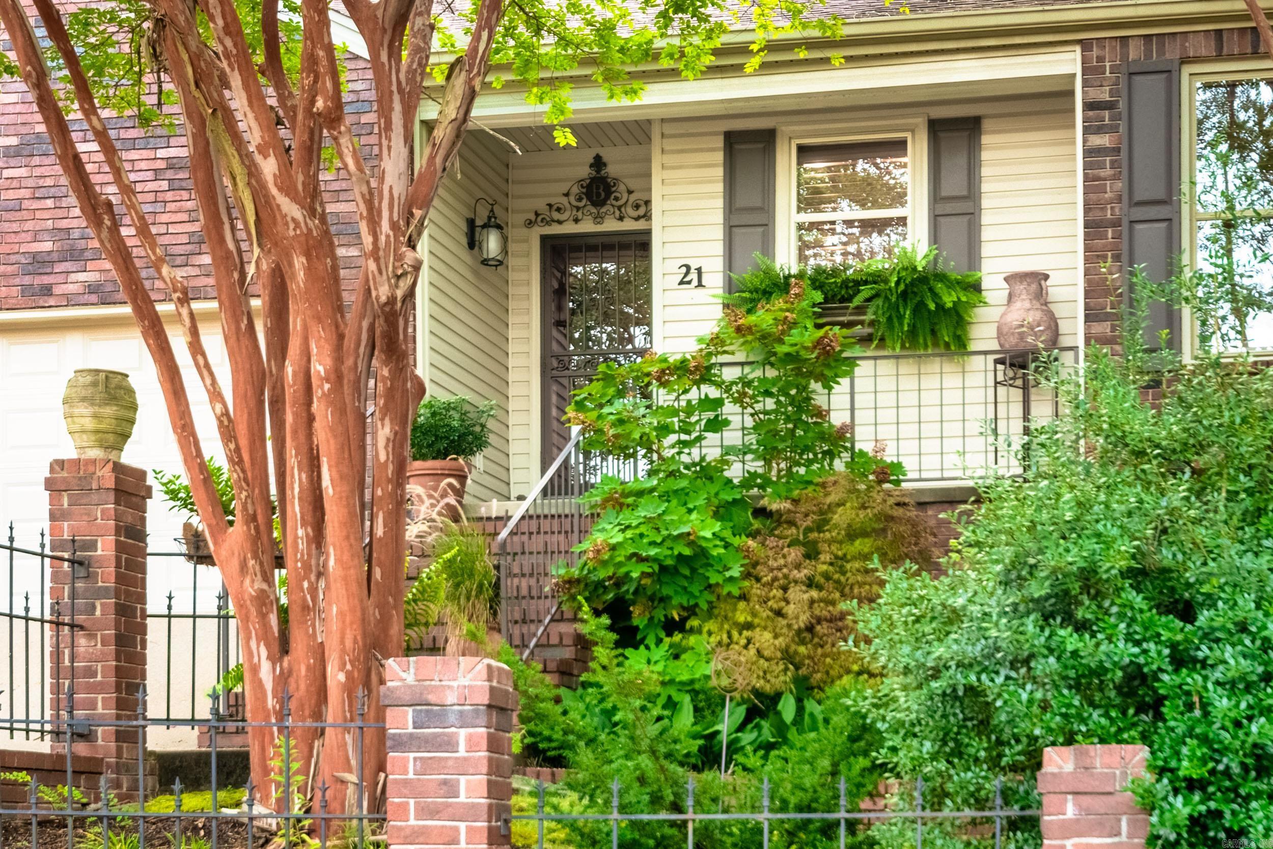 WOODRIDGE TOWNHOMES - Residential