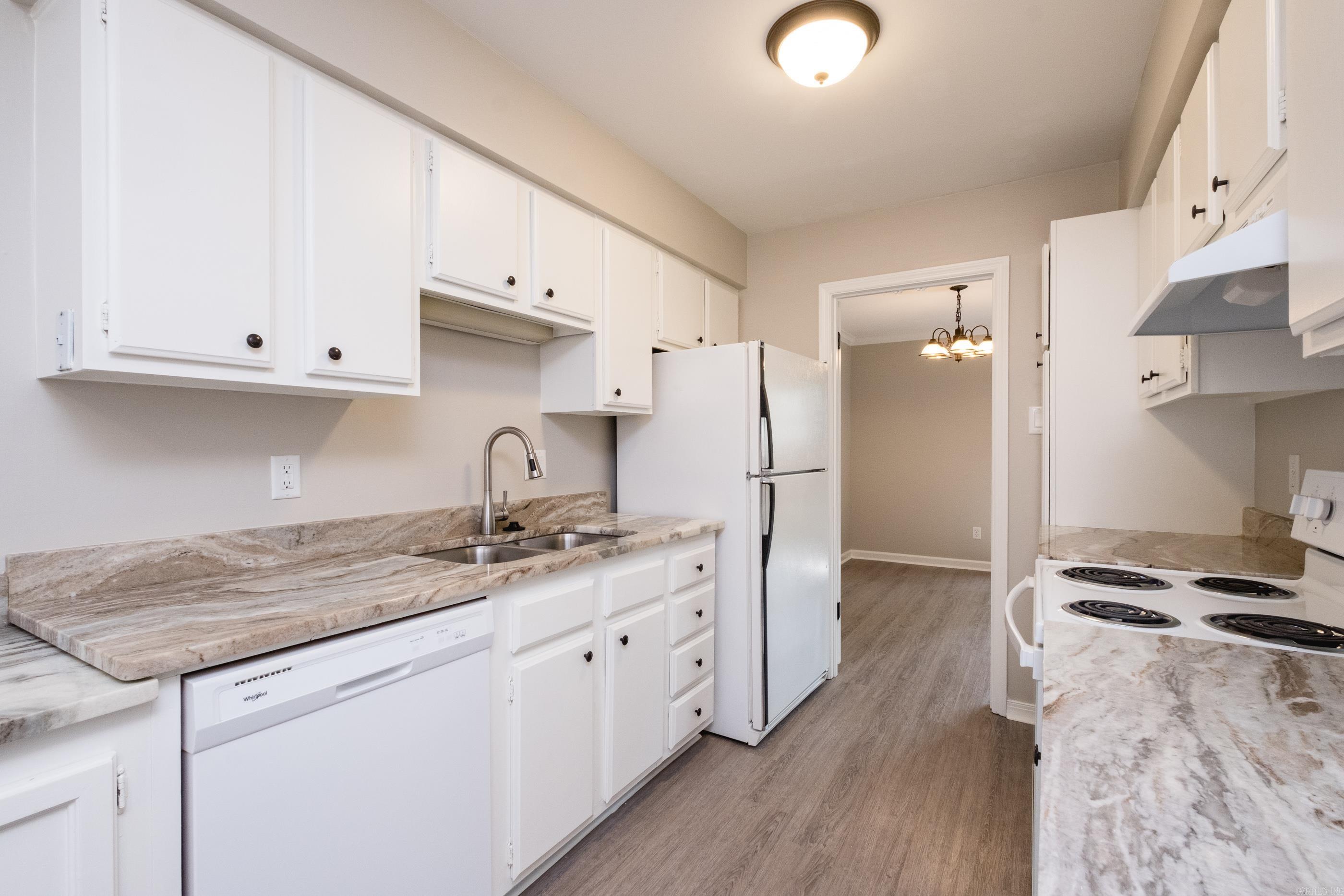 KINGSBRIDGE TWNHSE - Residential