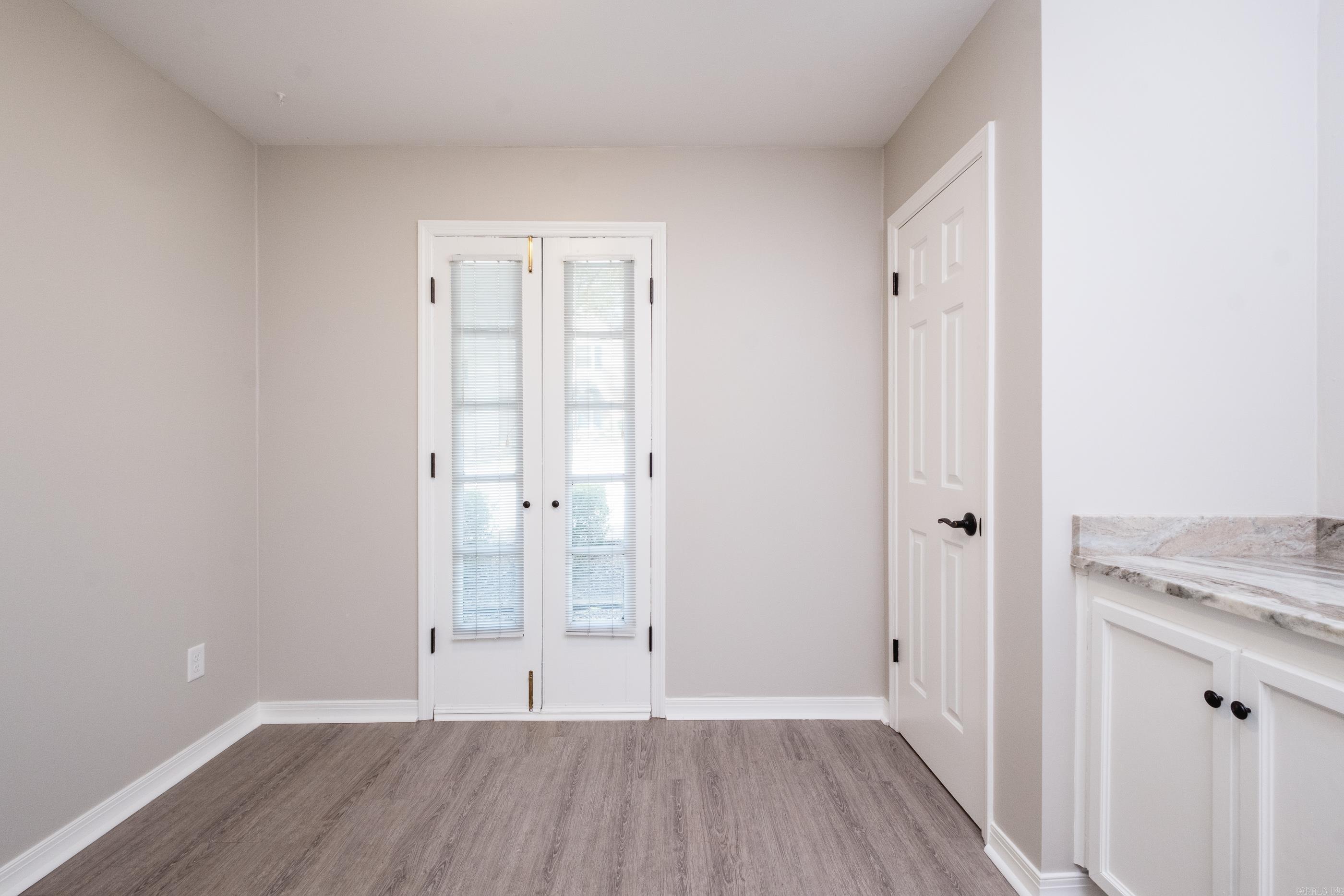 KINGSBRIDGE TWNHSE - Residential