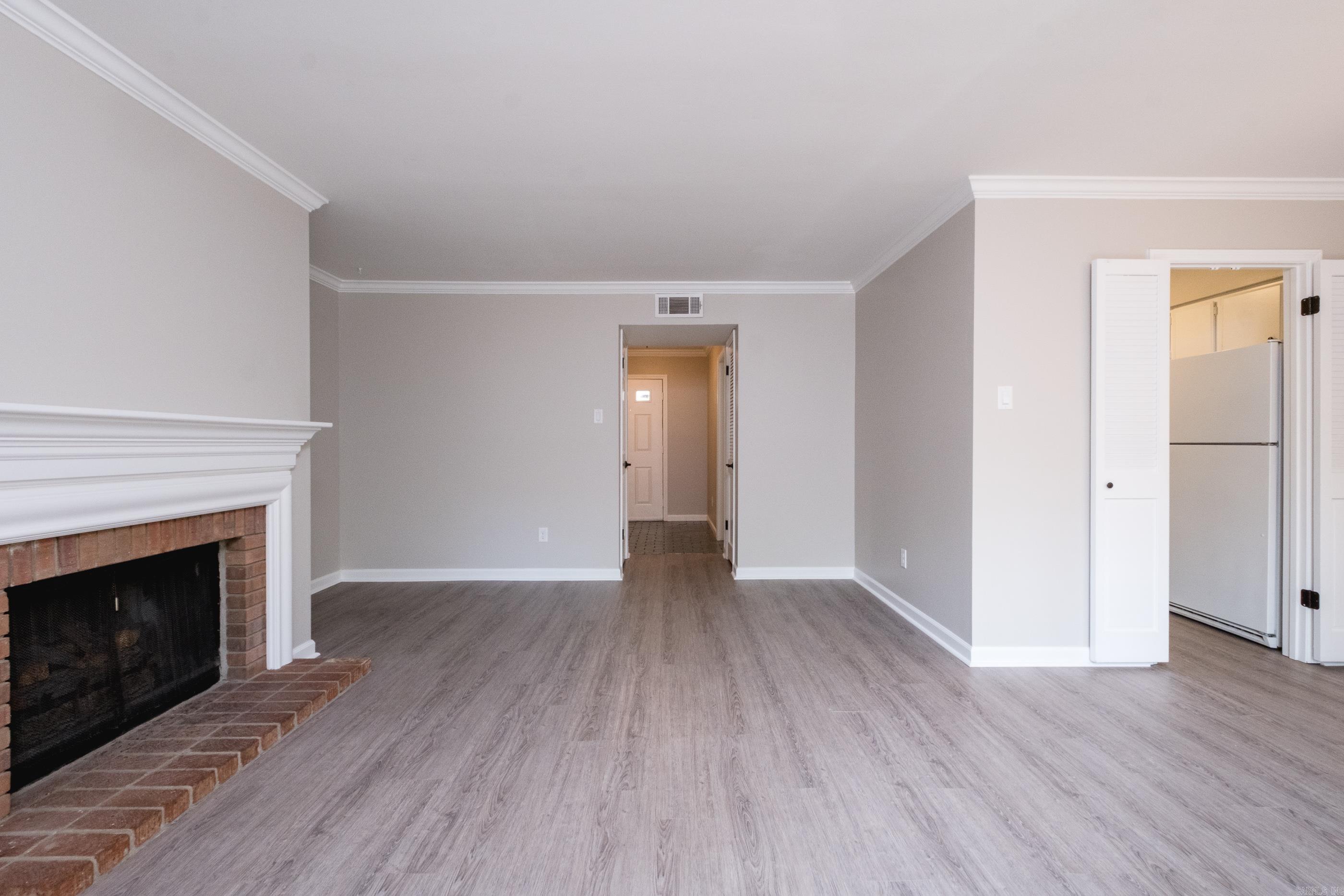 KINGSBRIDGE TWNHSE - Residential