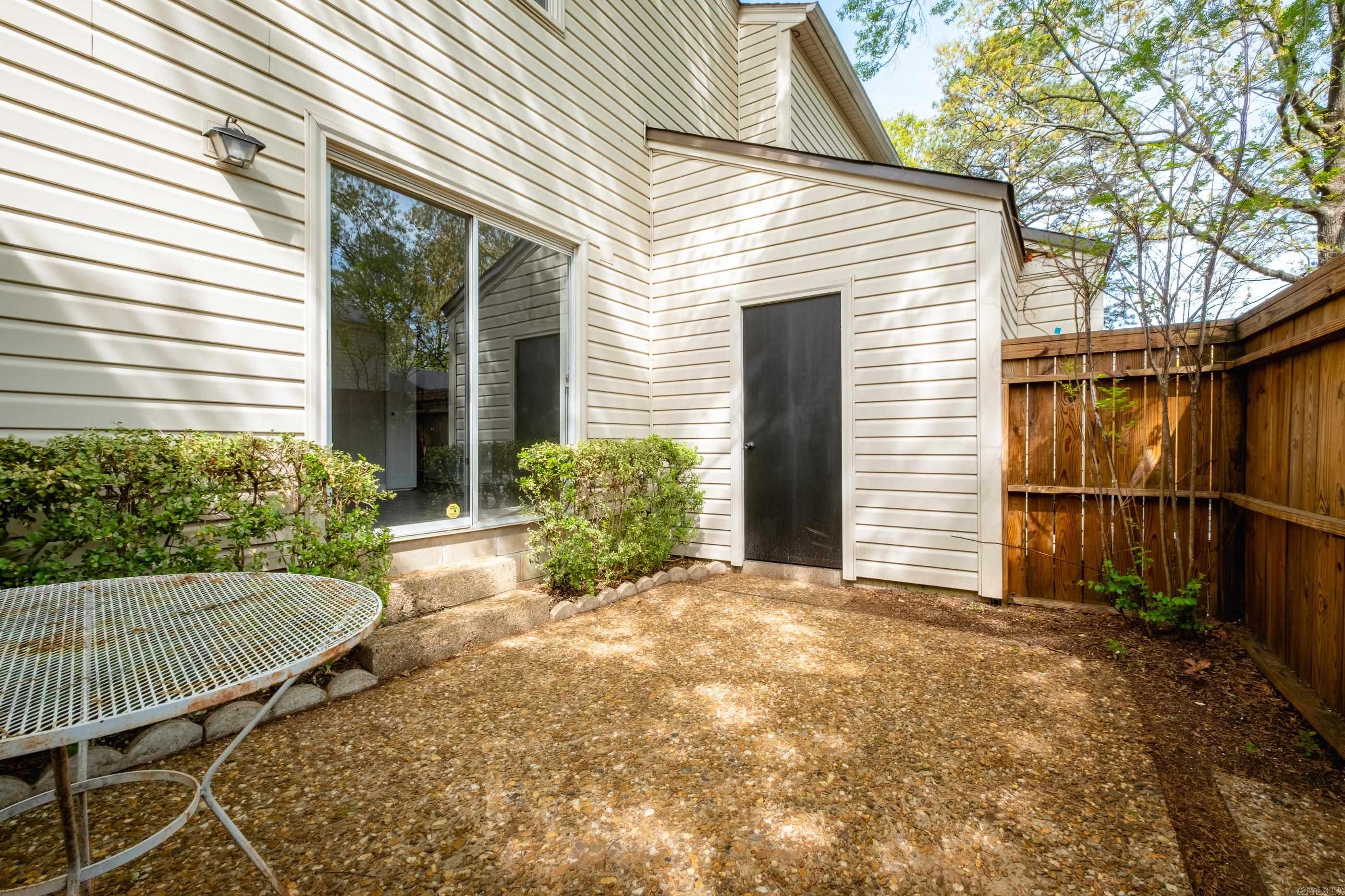 KINGSBRIDGE TWNHSE - Residential