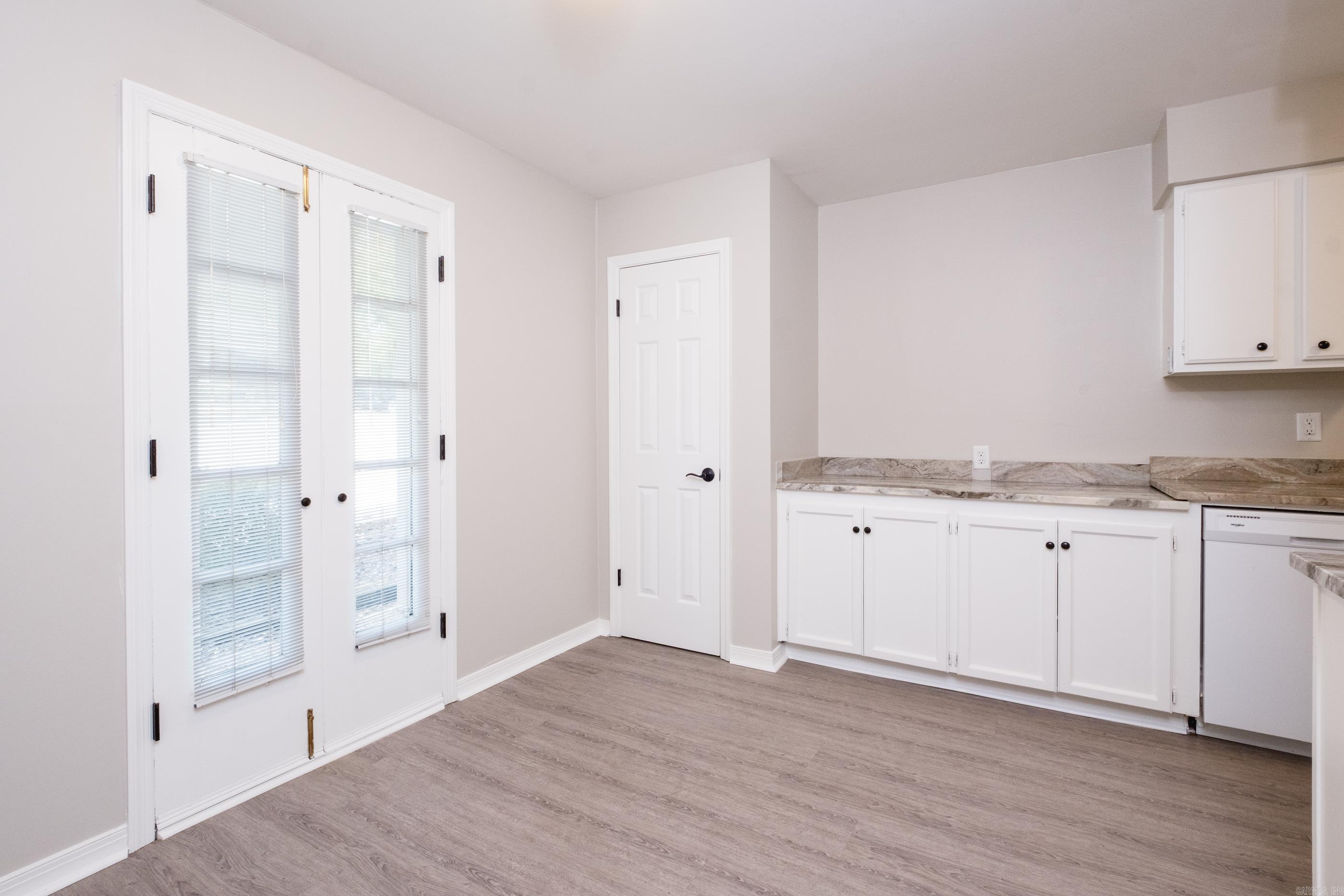 KINGSBRIDGE TWNHSE - Residential