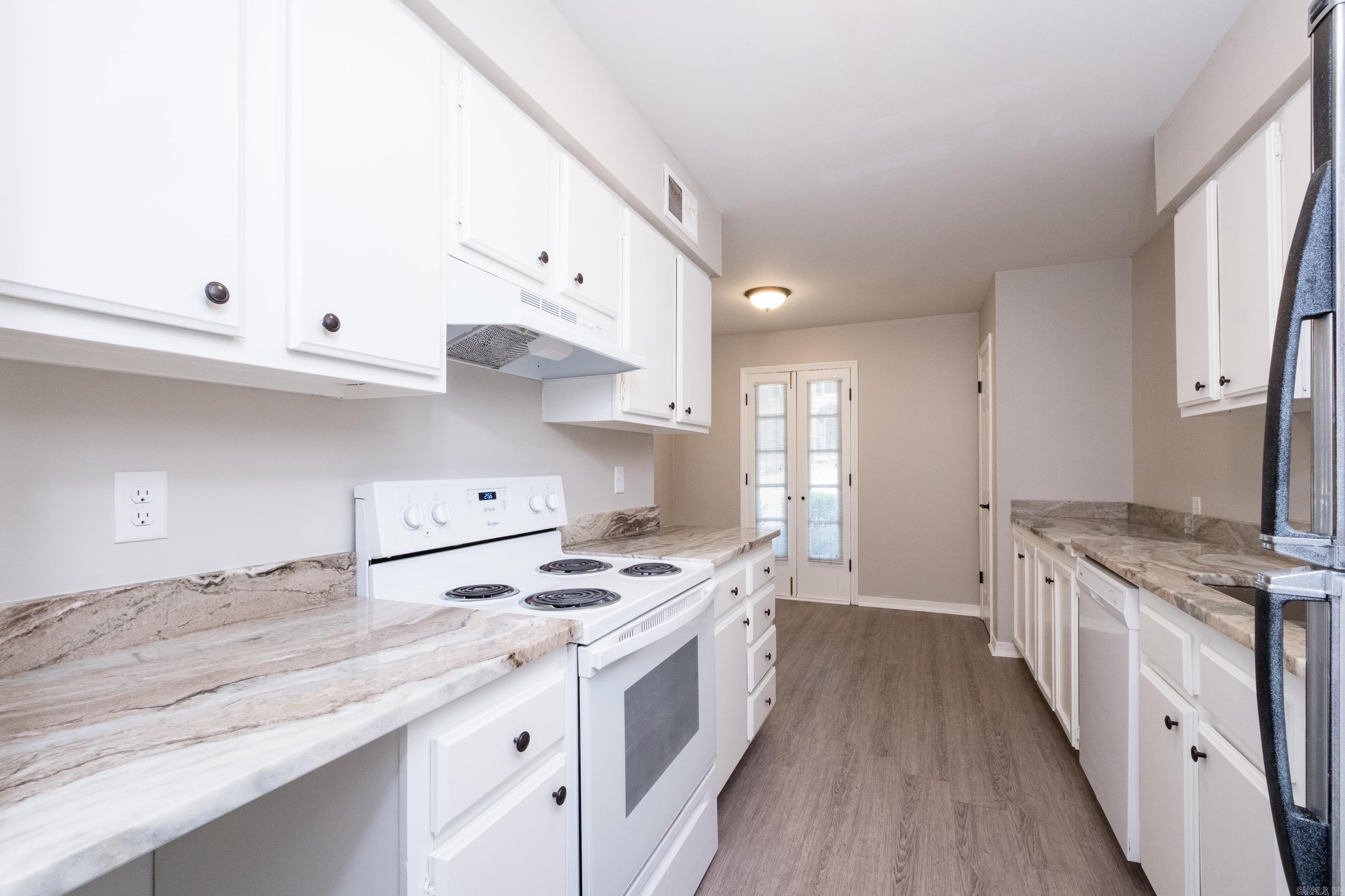 KINGSBRIDGE TWNHSE - Residential