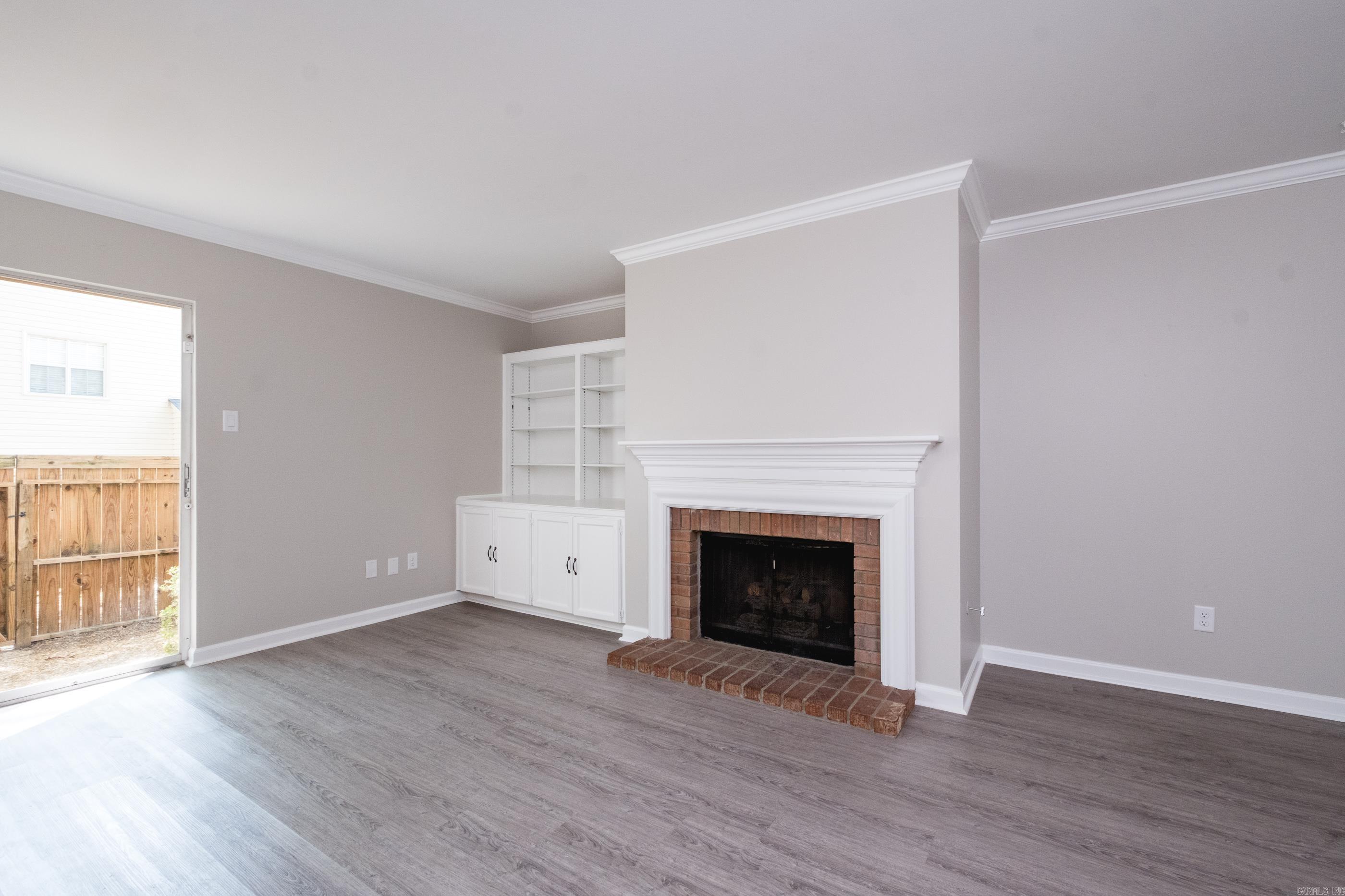 KINGSBRIDGE TWNHSE - Residential