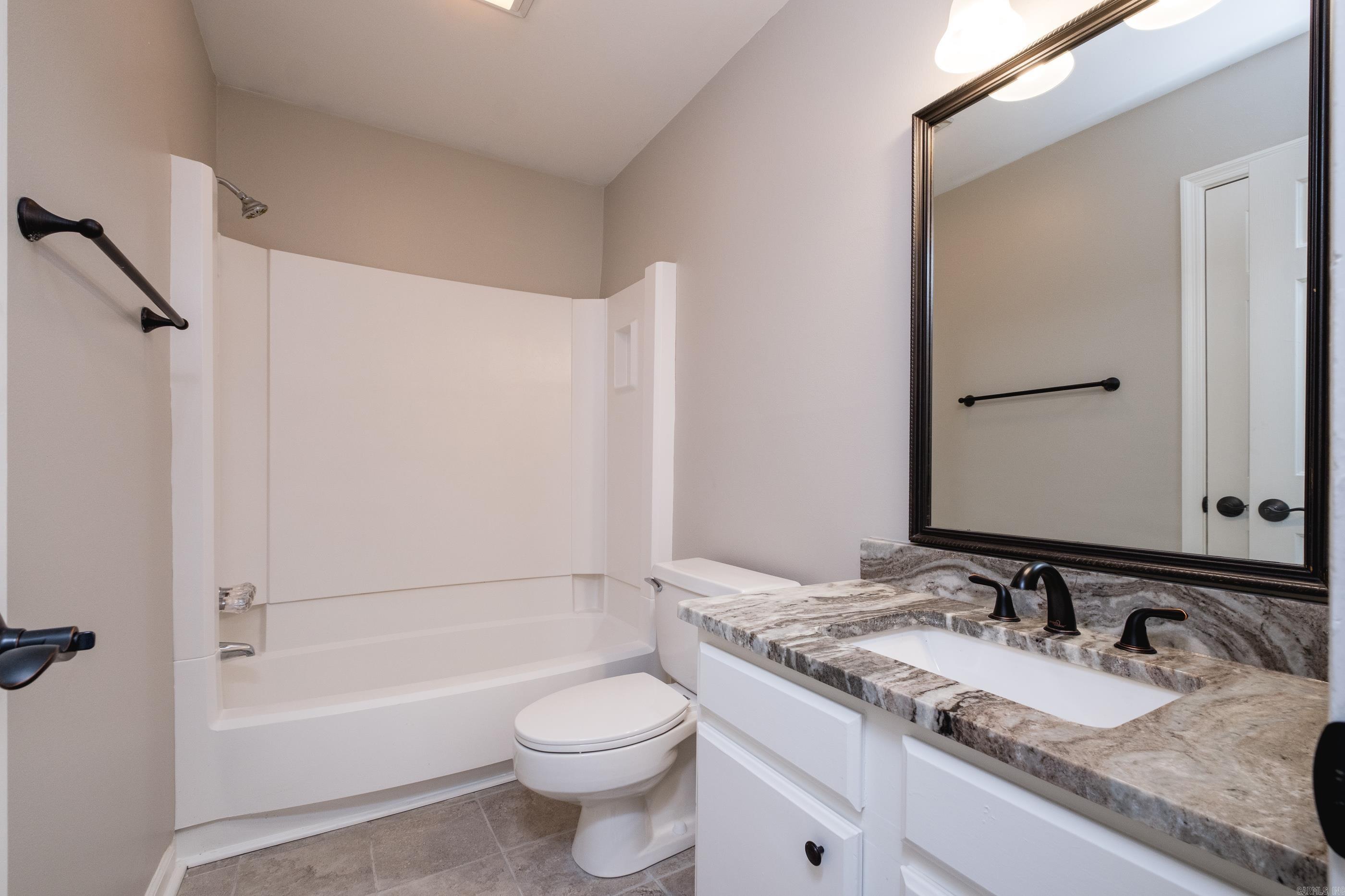 KINGSBRIDGE TWNHSE - Residential