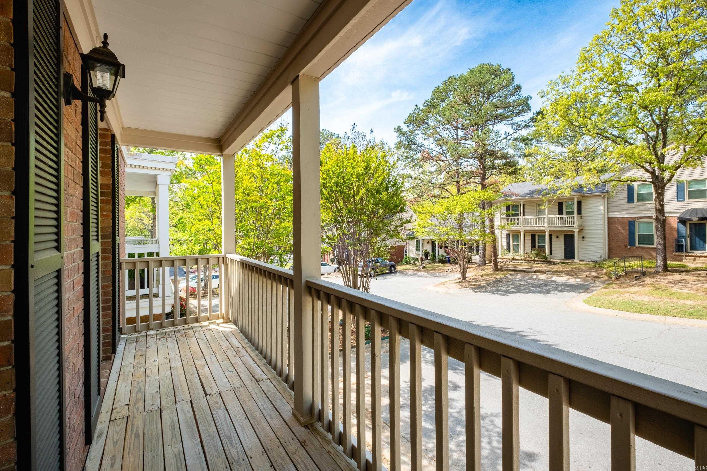 KINGSBRIDGE TWNHSE - Residential