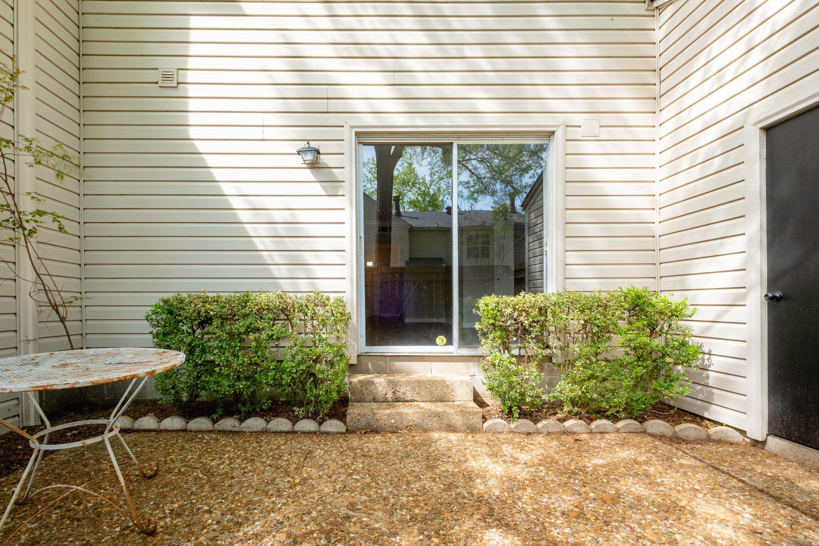 KINGSBRIDGE TWNHSE - Residential